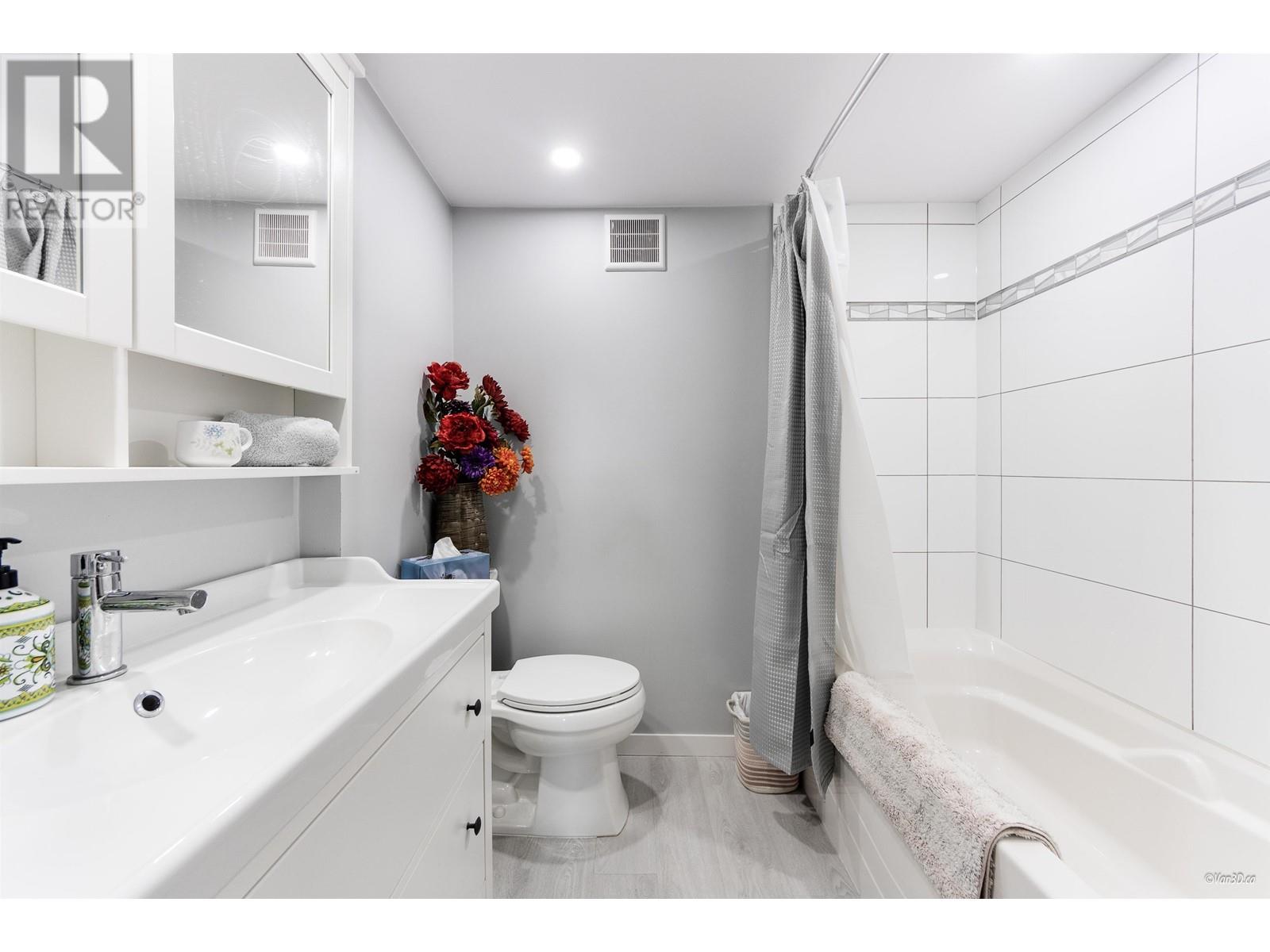 663 FORESTHILL PLACE, Port Moody real estate listing R2990015