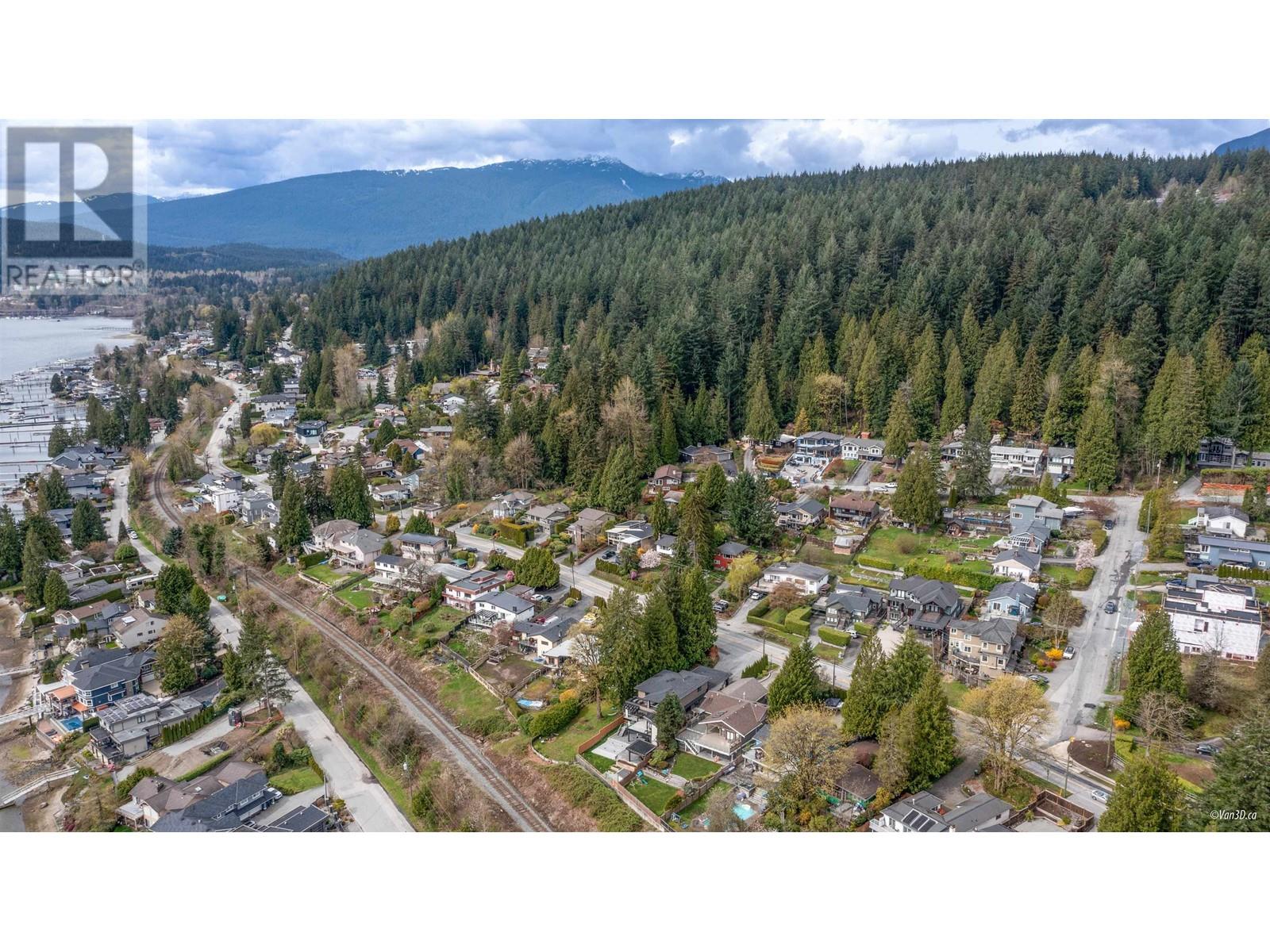 663 FORESTHILL PLACE, Port Moody real estate listing R2990015