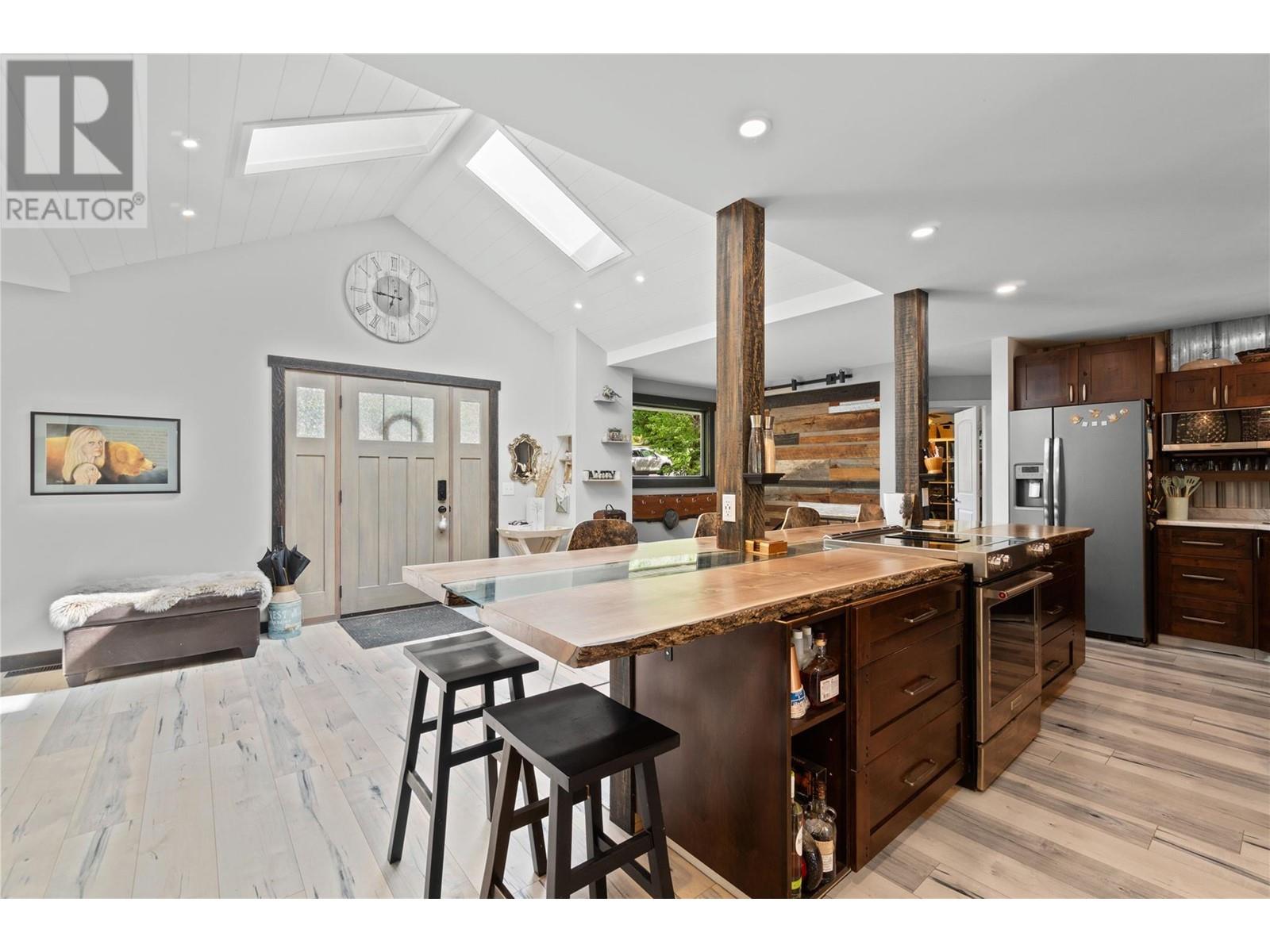 Photo 16 of 2790 30 Avenue Ne, Salmon Arm BC