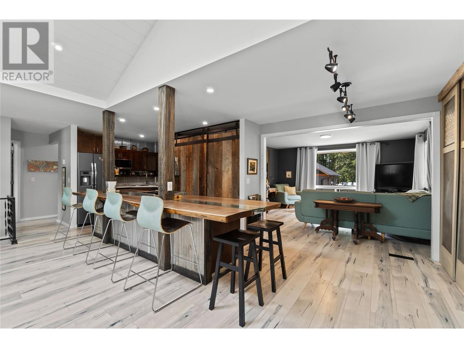 Photo 17 of 2790 30 Avenue Ne, Salmon Arm BC