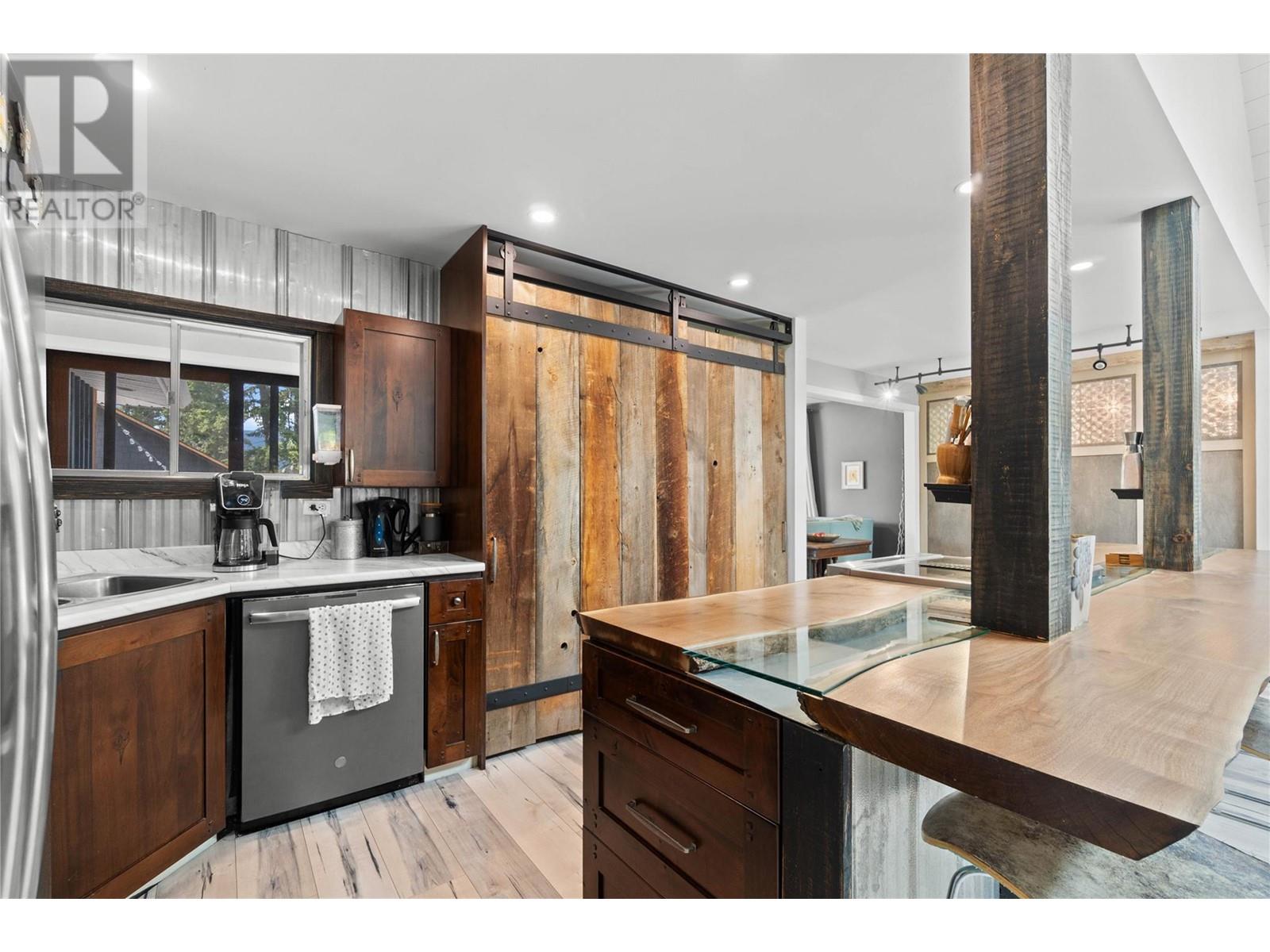 Photo 35 of 2790 30 Avenue Ne, Salmon Arm BC