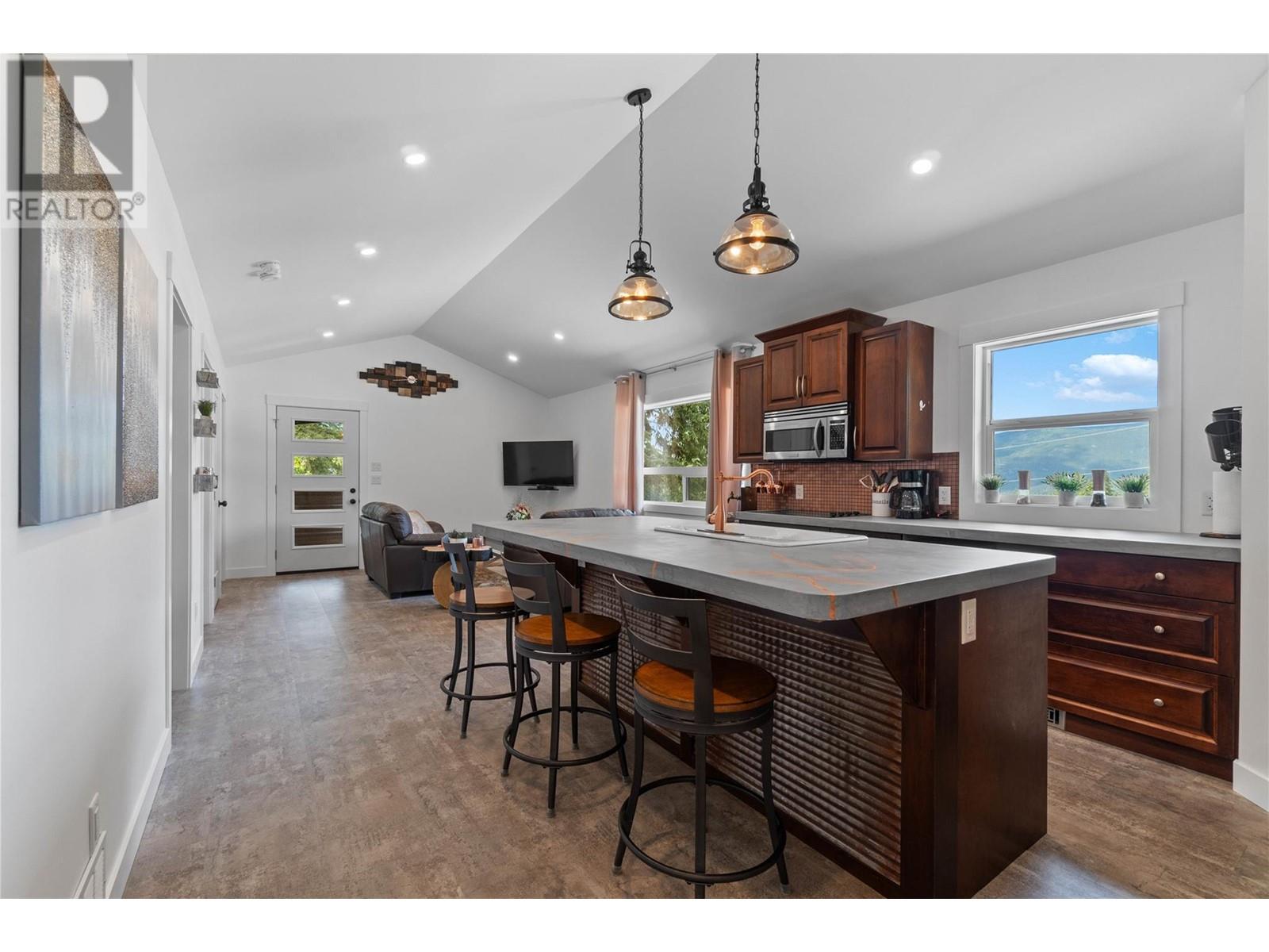 Photo 46 of 2790 30 Avenue Ne, Salmon Arm BC