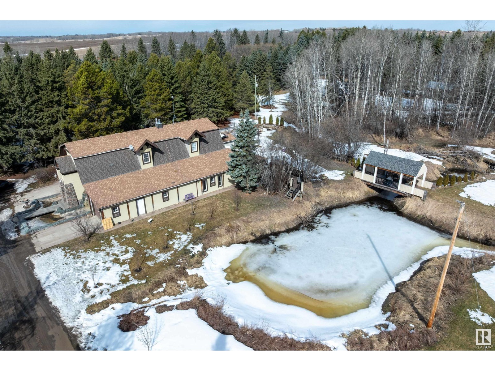 Photo 3 of 53510 Range Road 20, Rural Lac Ste Anne County AB