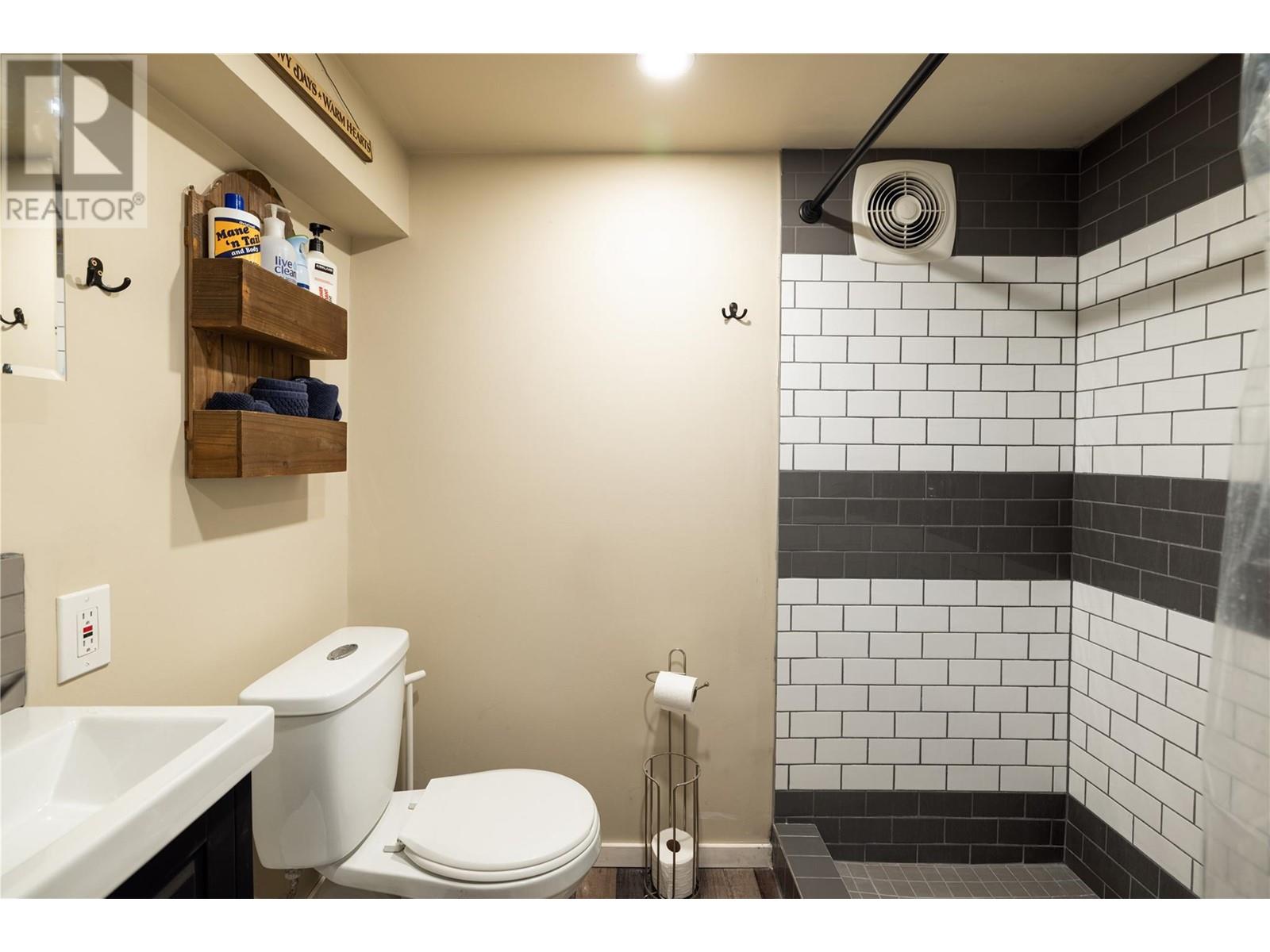 9870 Pinnacles Road, Silver Star