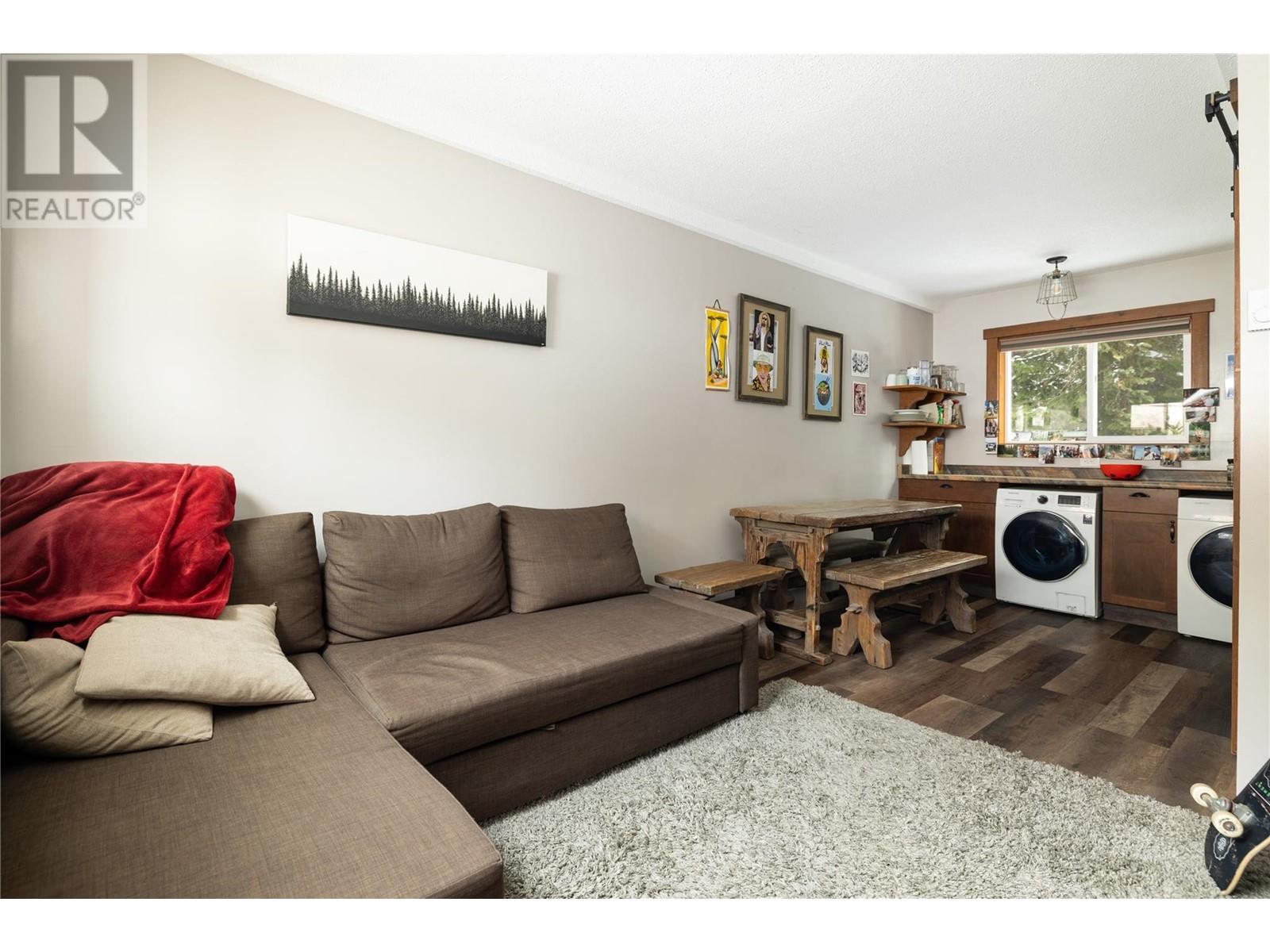 9870 Pinnacles Road, Silver Star