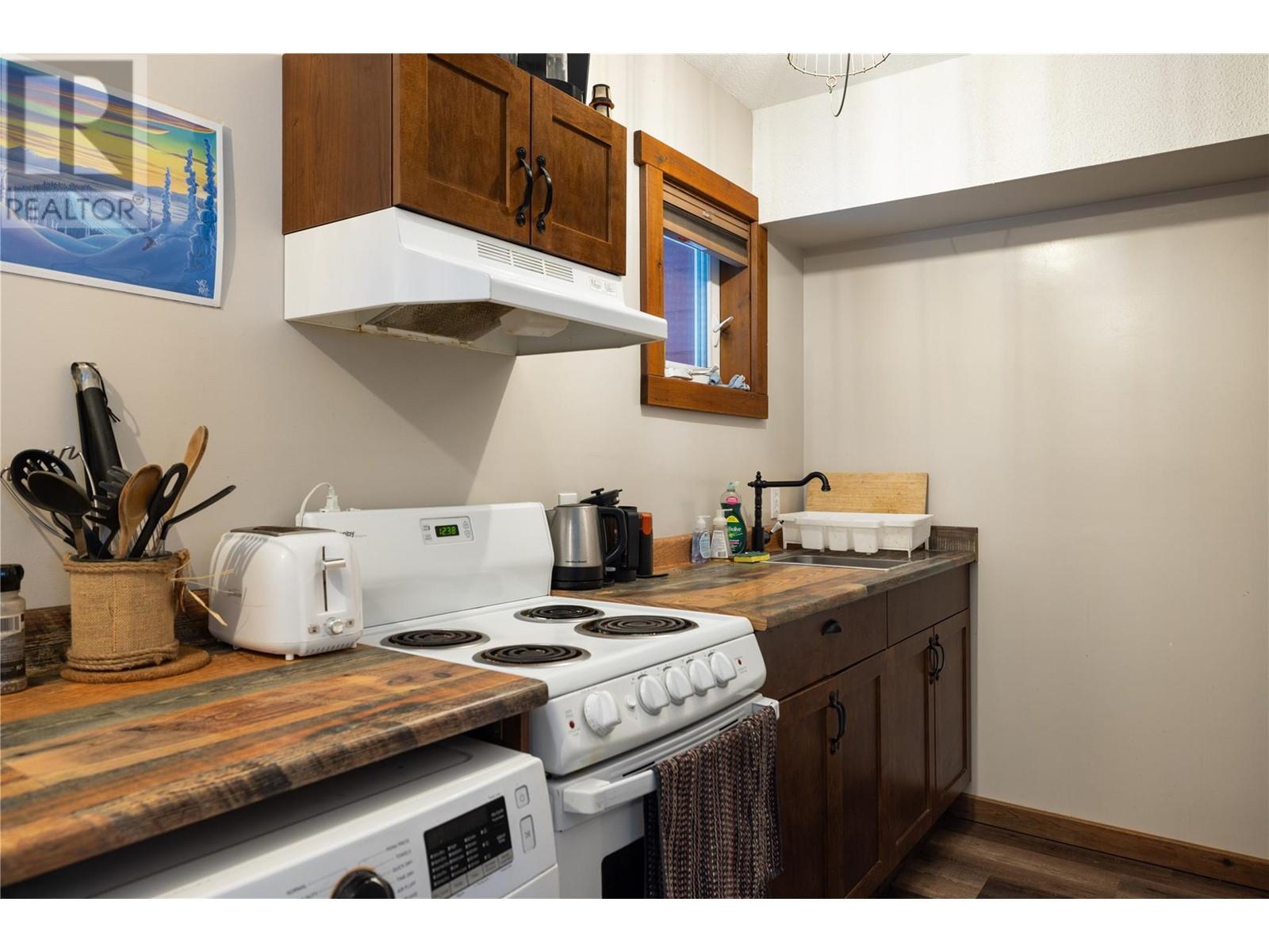 9870 Pinnacles Road, Silver Star