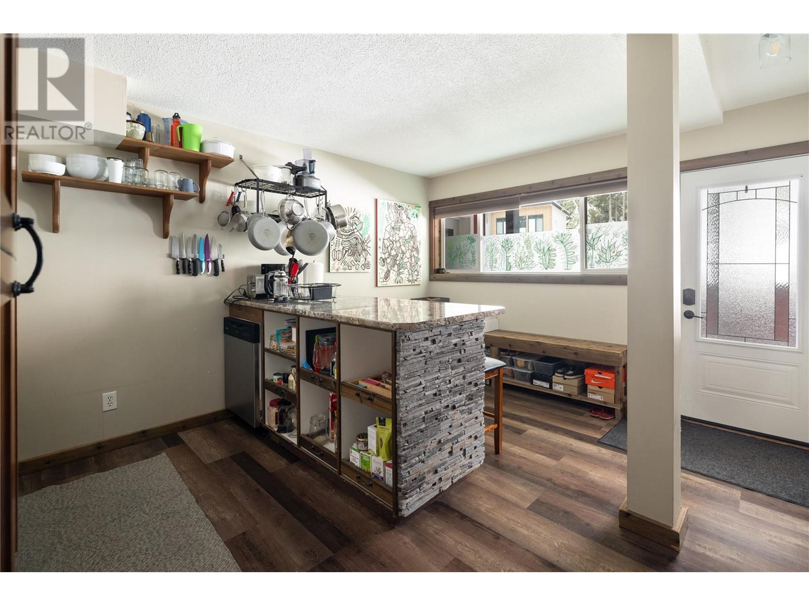 9870 Pinnacles Road, Silver Star