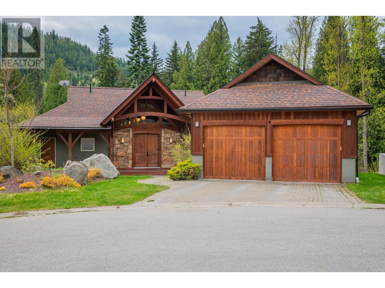 817 WHITE TAIL Drive, Rossland