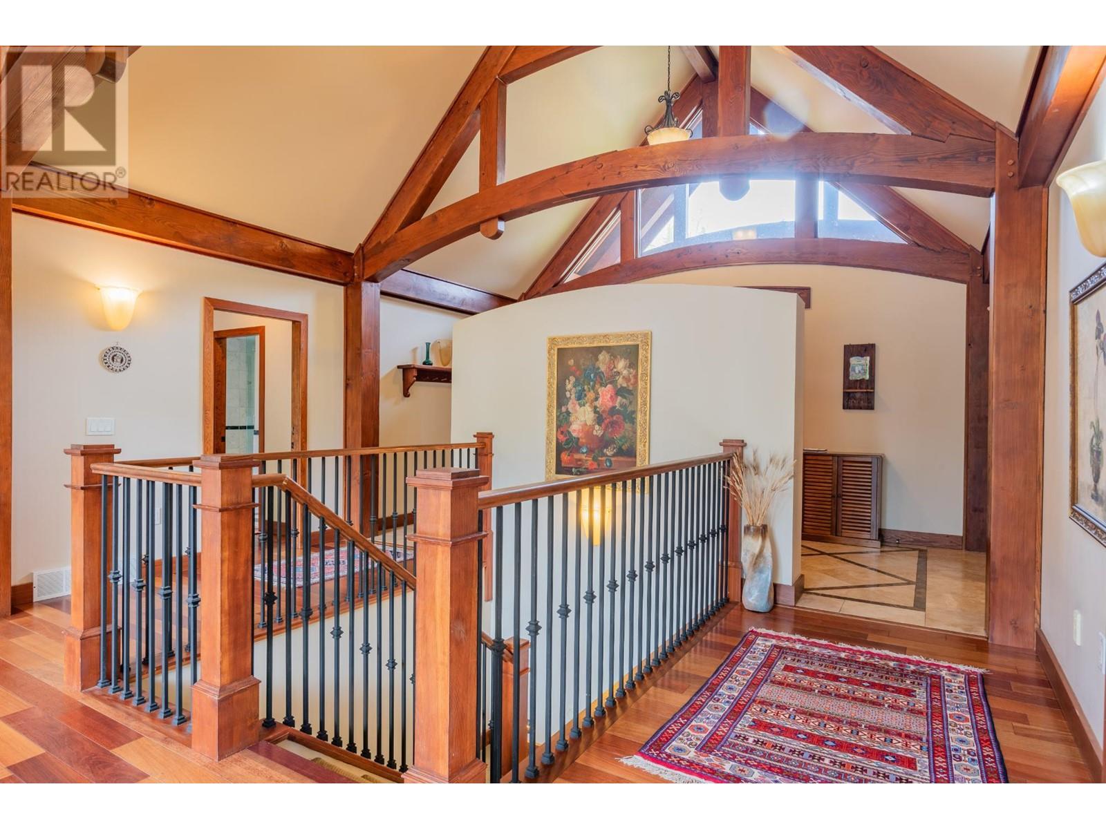 817 WHITE TAIL Drive, Rossland