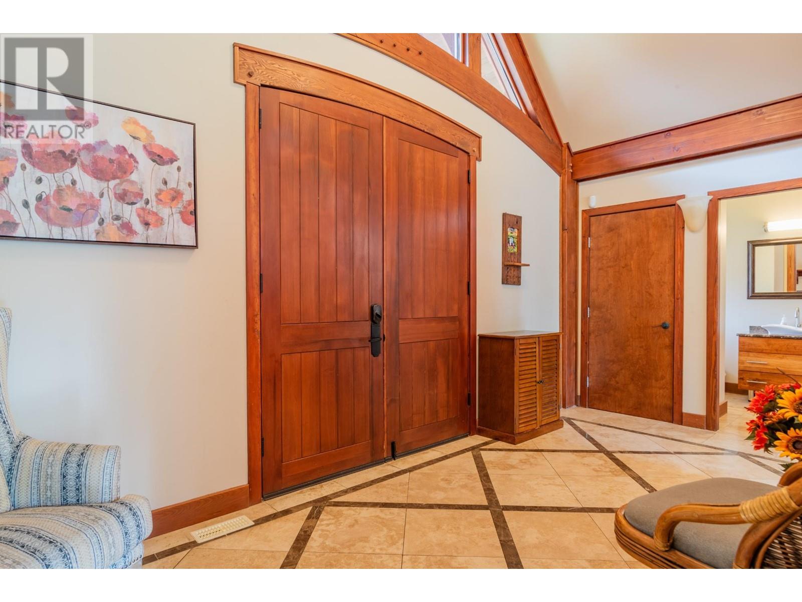 817 WHITE TAIL Drive, Rossland