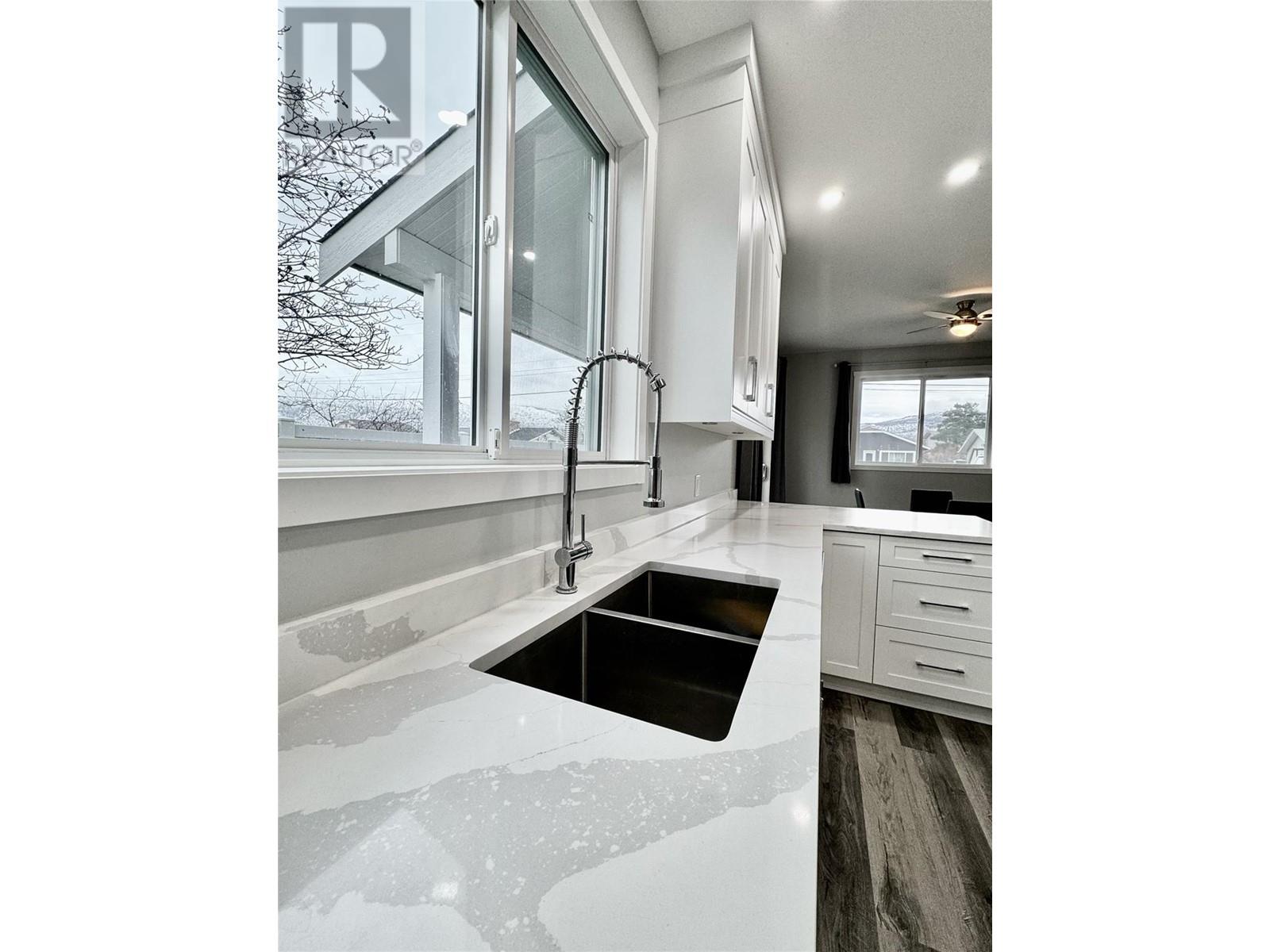 5830 OKANAGAN Street Unit# 102, Oliver