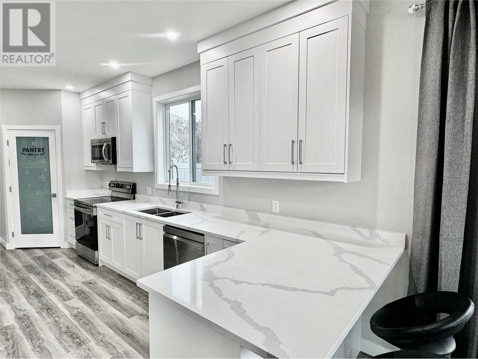 5830 OKANAGAN Street Unit# 102, Oliver