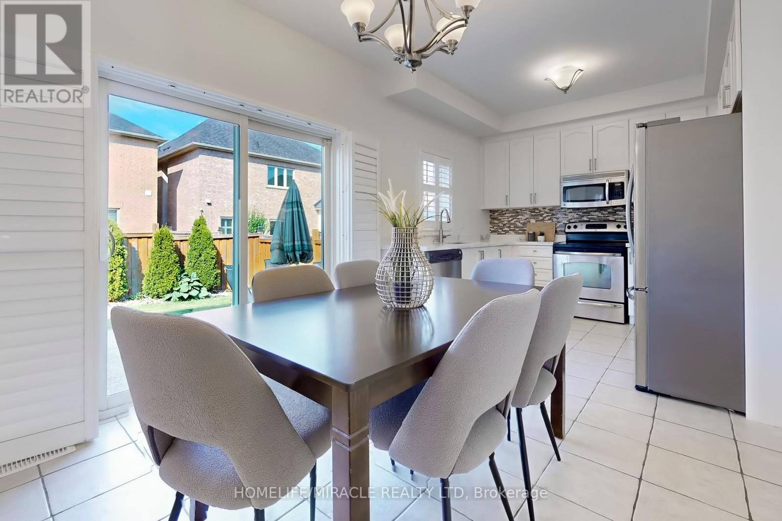 Photo 11 of 3343 Cline Street, Burlington ON