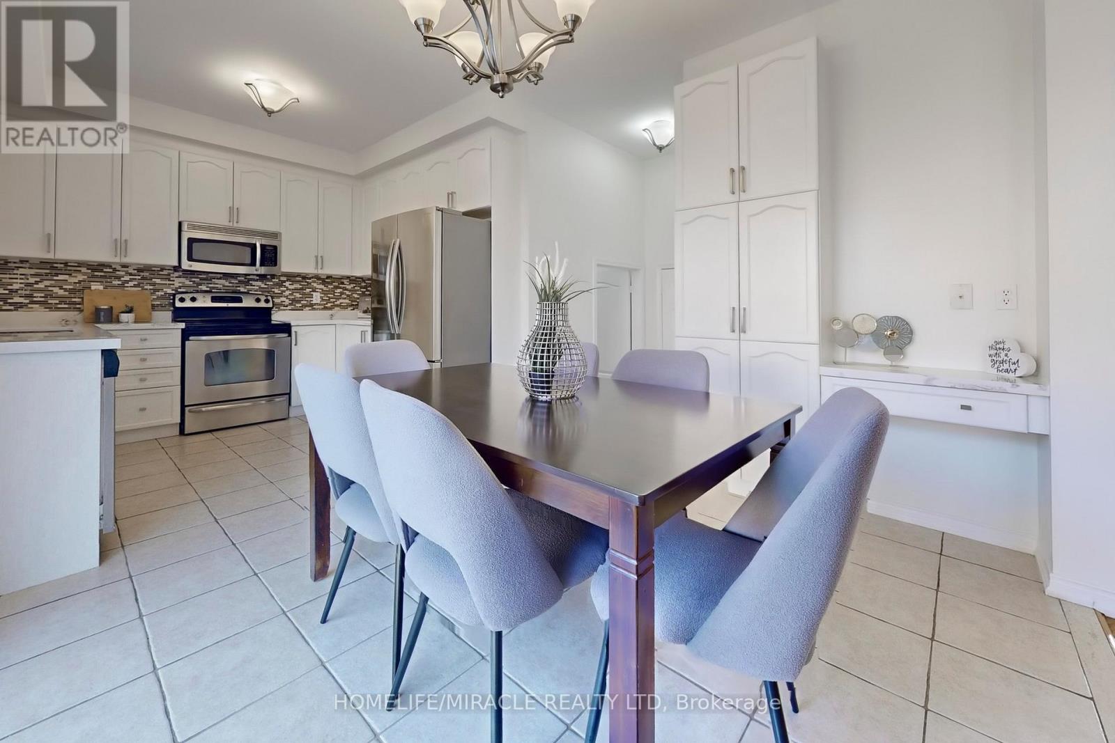 Photo 12 of 3343 Cline Street, Burlington ON