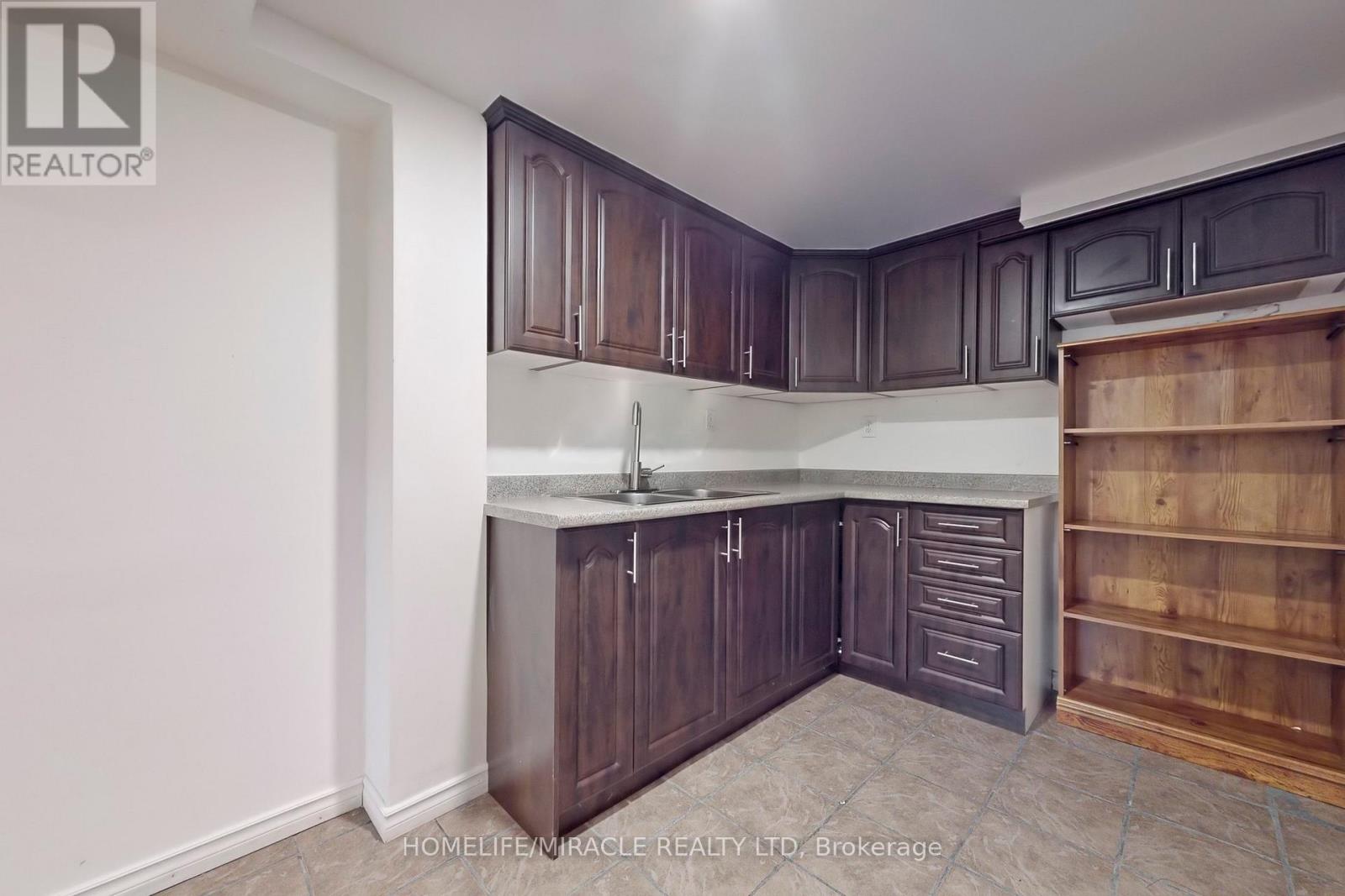 Photo 31 of 3343 Cline Street, Burlington ON