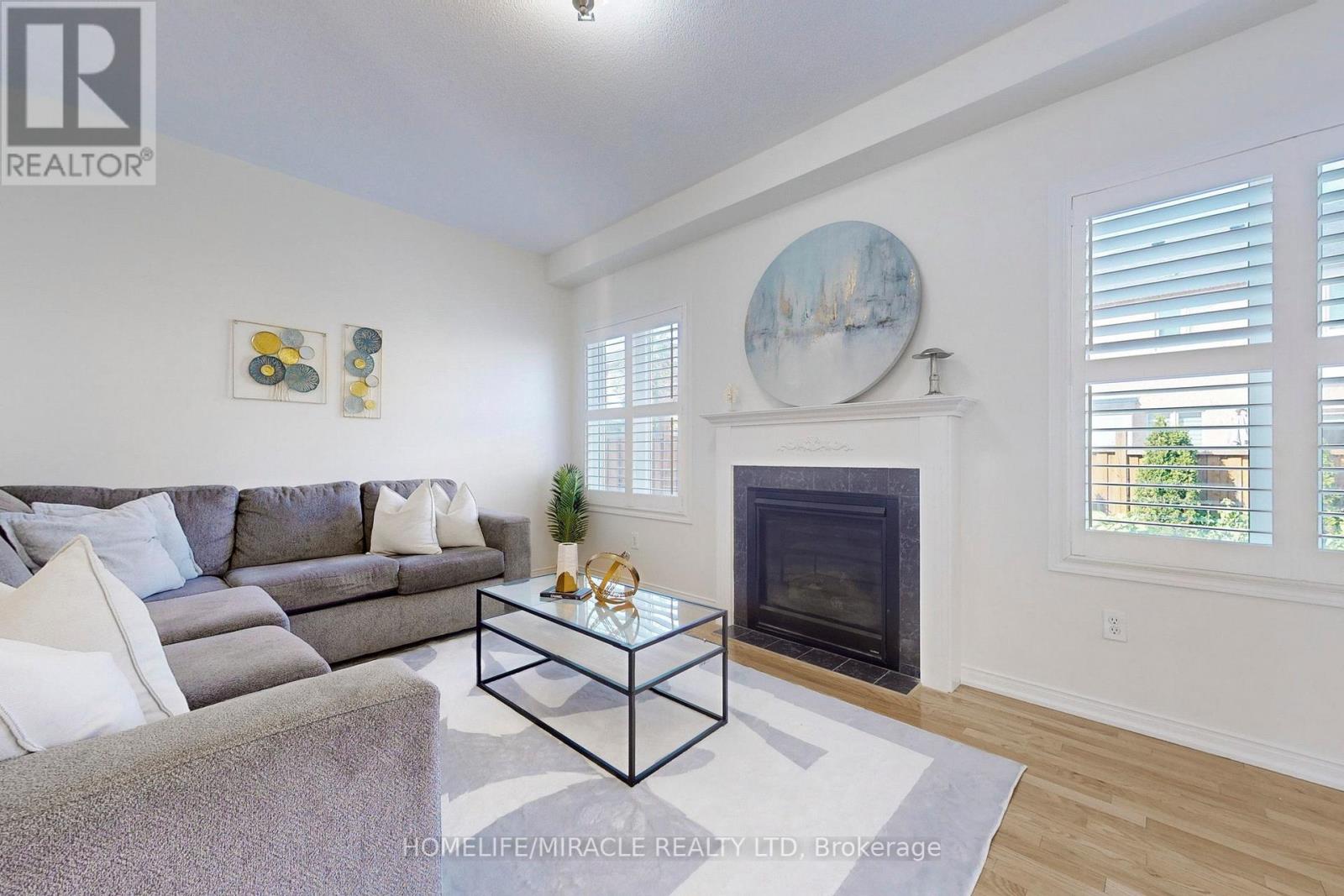 Photo 9 of 3343 Cline Street, Burlington ON