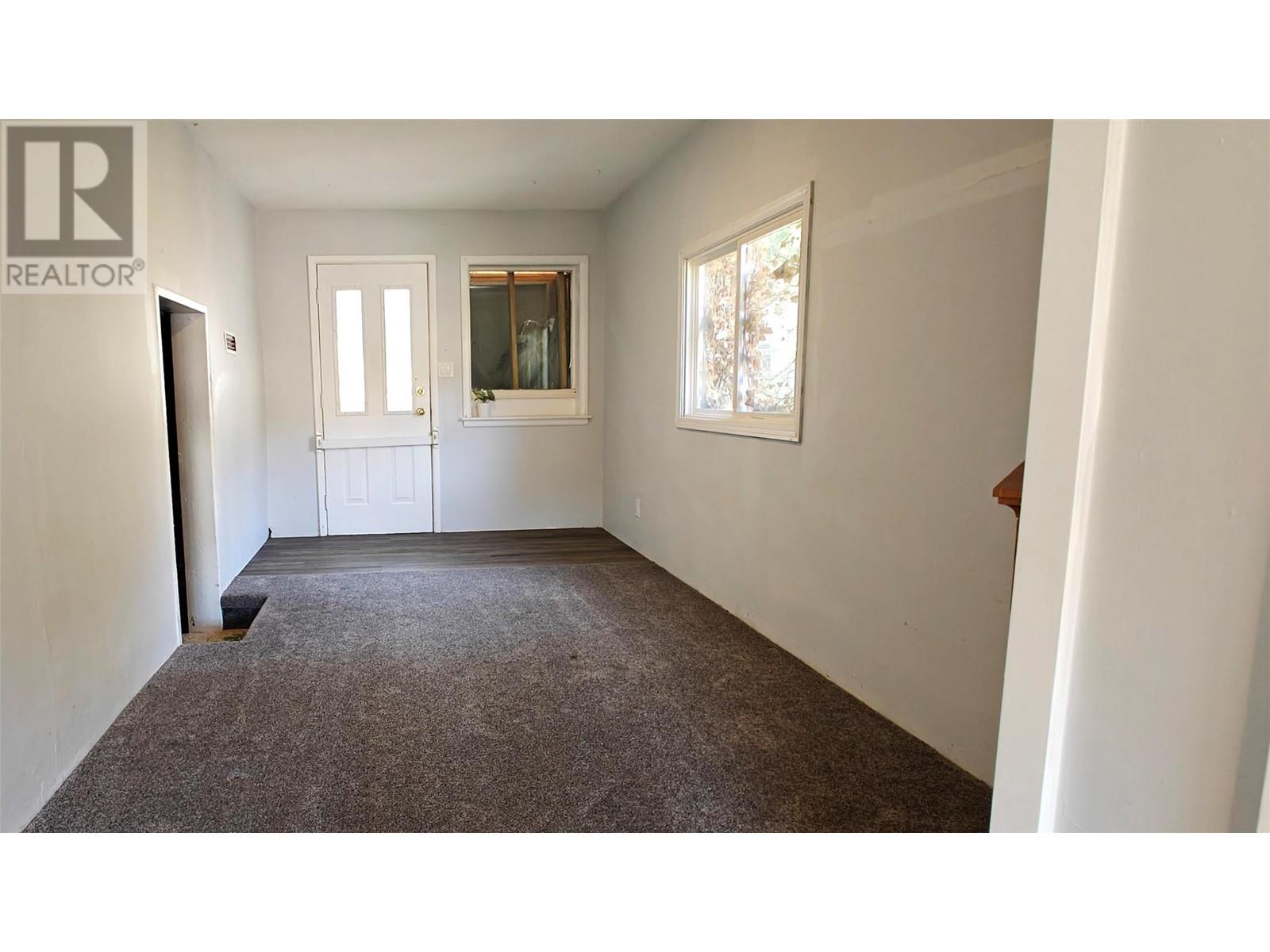 521 TURNER STREET - 27