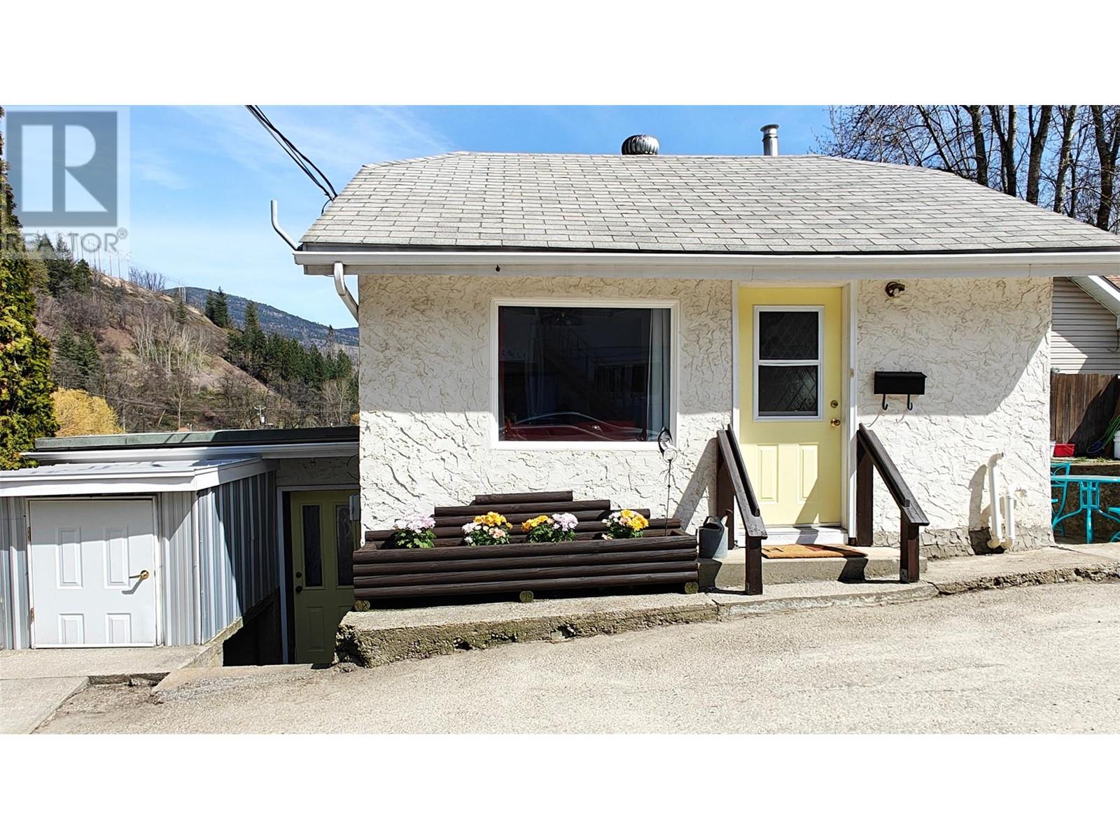 521 TURNER STREET - 2