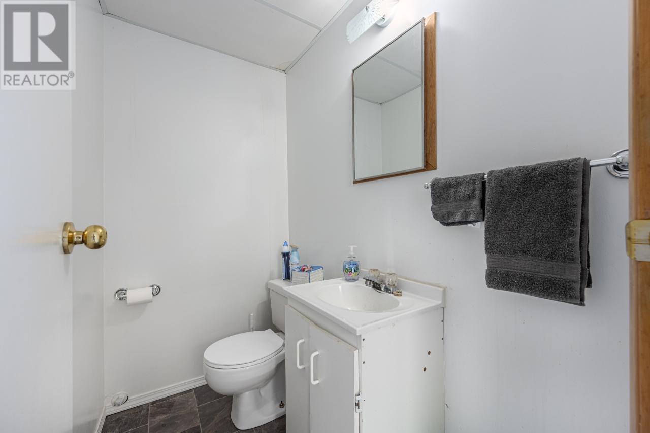 1322 HEUSTIS Drive, Ashcroft