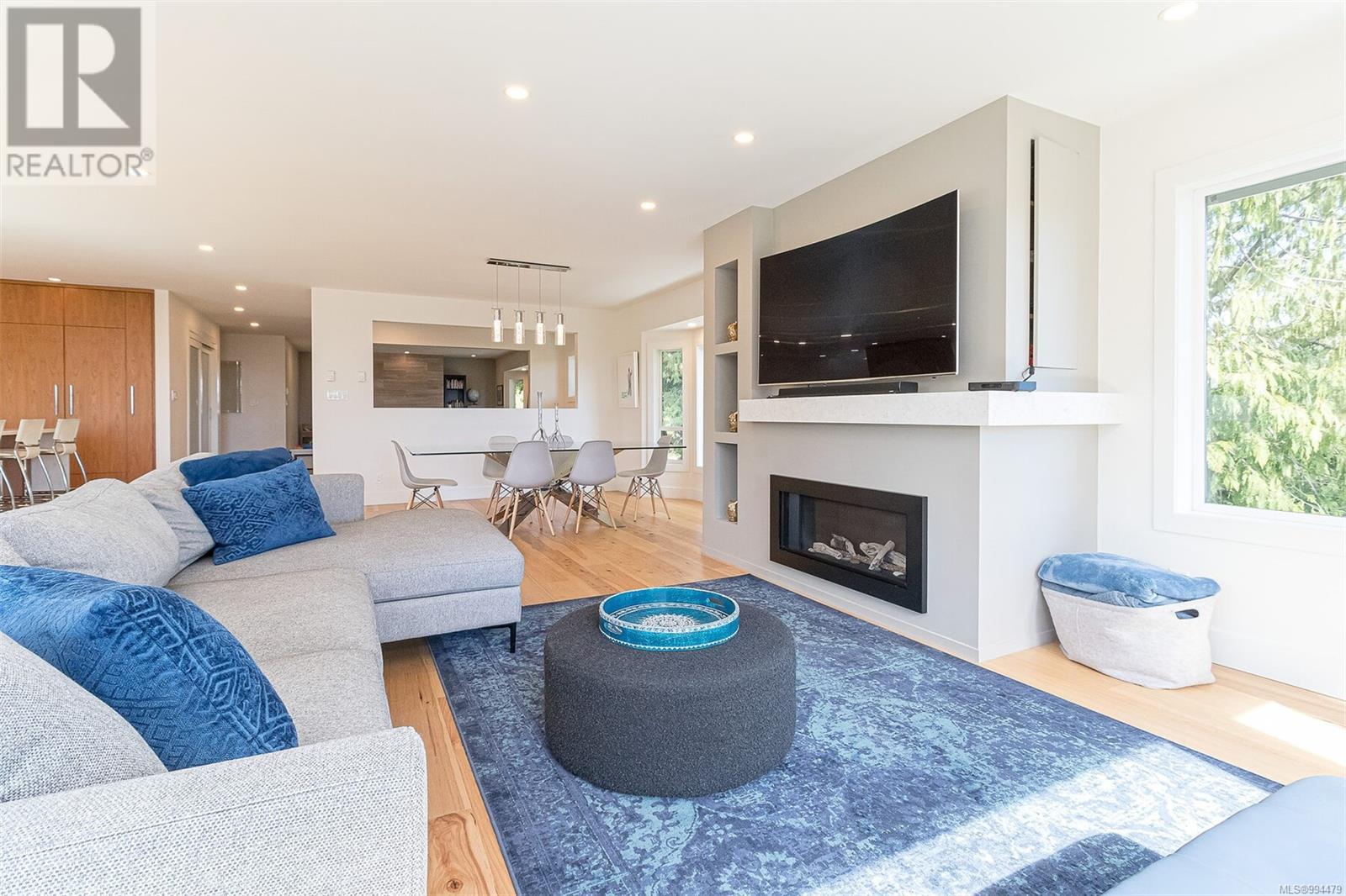8518 Tribune Terr, North Saanich