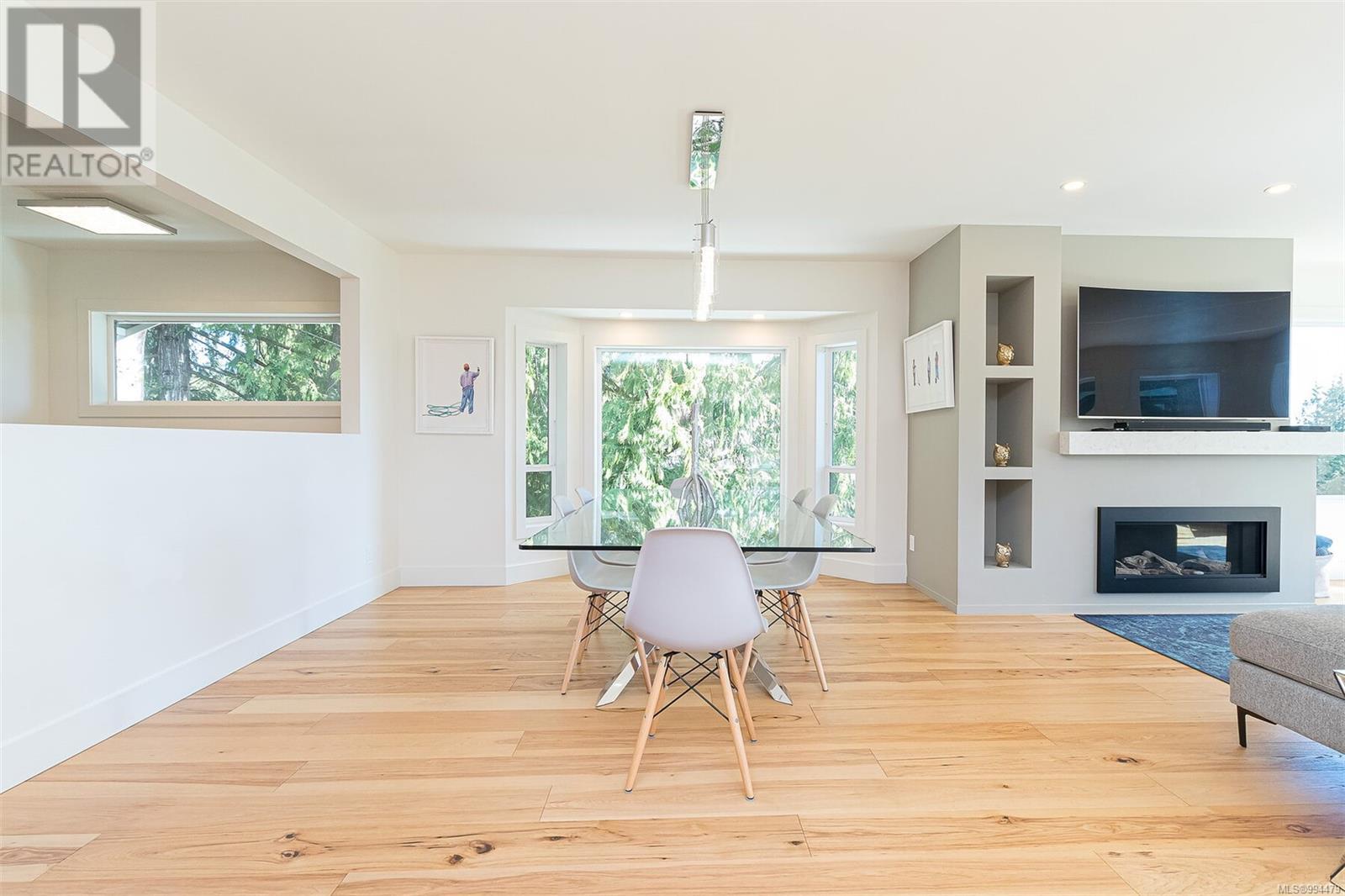 8518 Tribune Terr, North Saanich