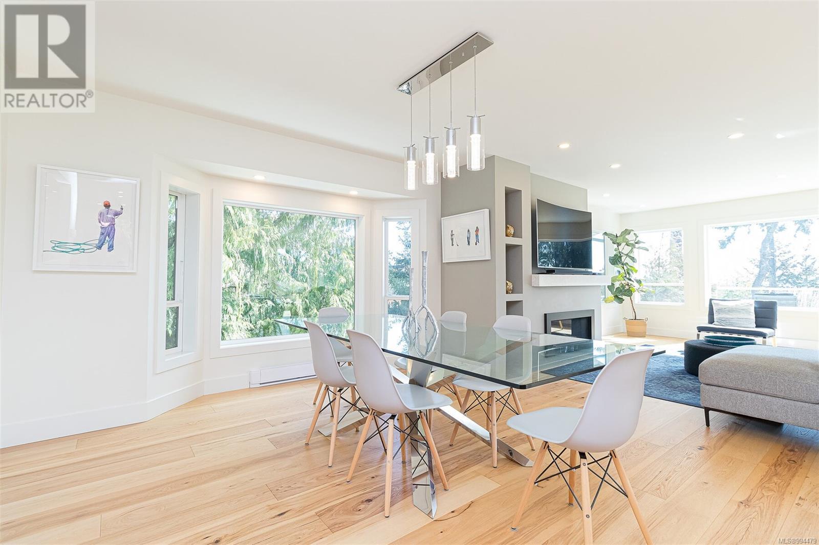 8518 Tribune Terr, North Saanich