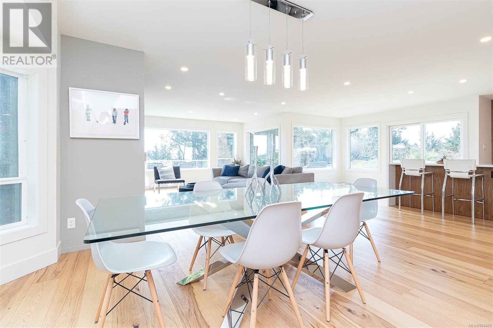 8518 Tribune Terr, North Saanich