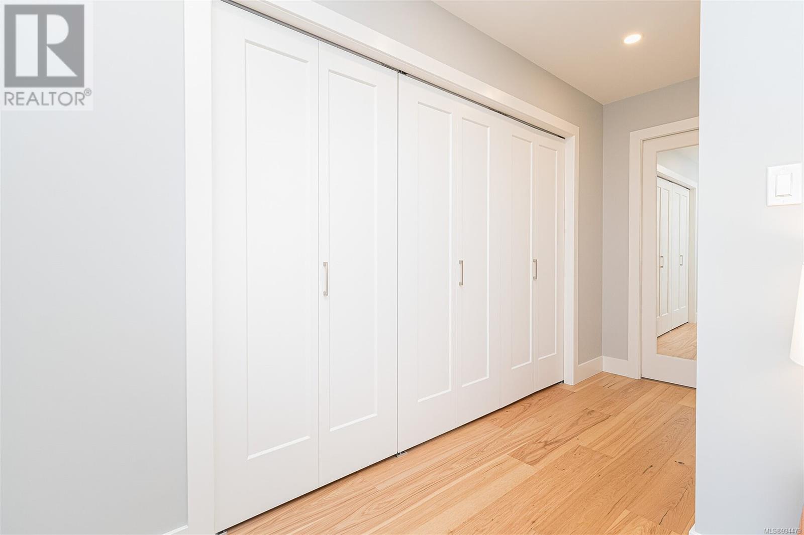 8518 Tribune Terr, North Saanich
