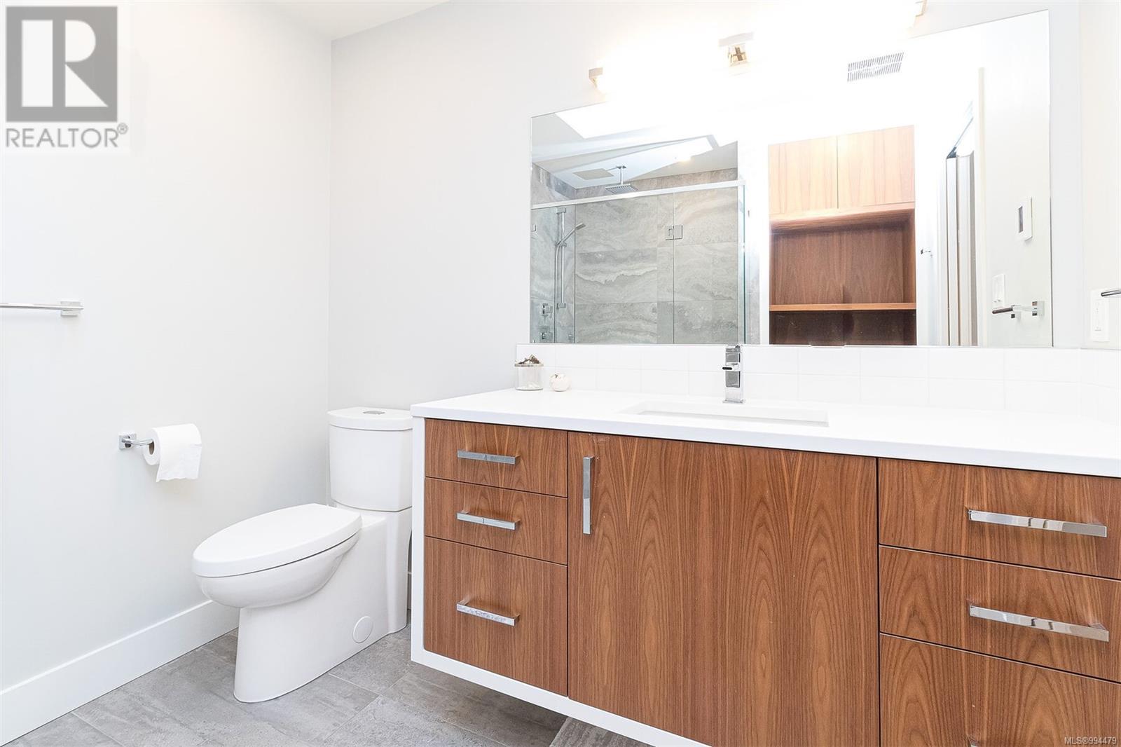 8518 Tribune Terr, North Saanich