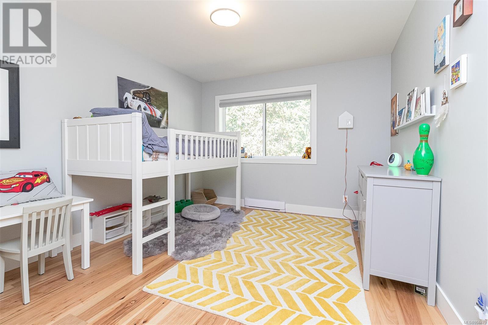 8518 Tribune Terr, North Saanich