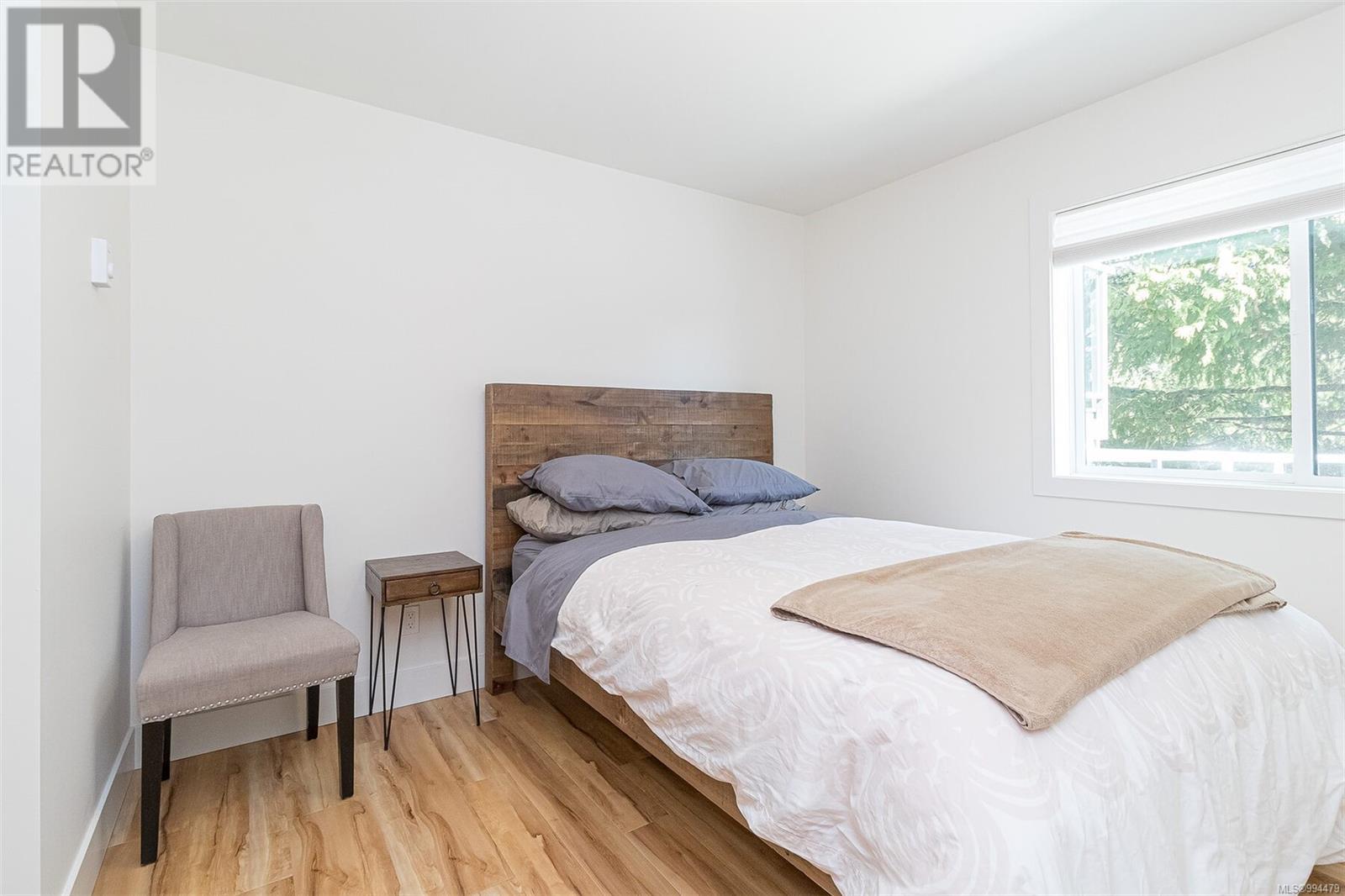 8518 Tribune Terr, North Saanich