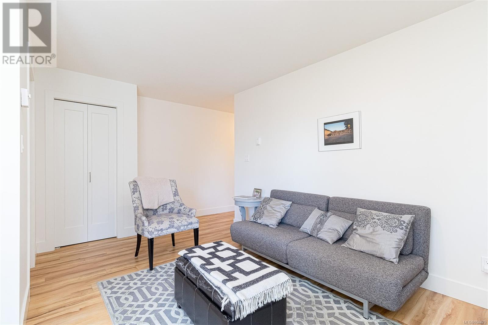 8518 Tribune Terr, North Saanich