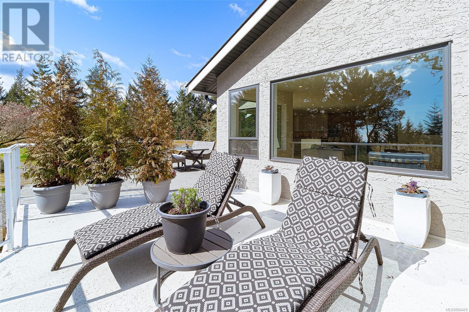 8518 Tribune Terr, North Saanich