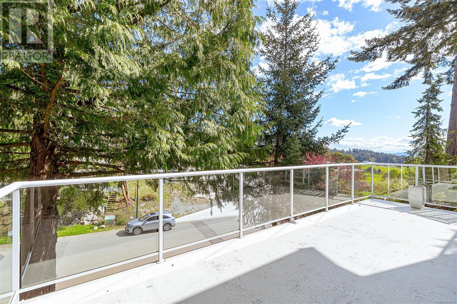 8518 Tribune Terr, North Saanich