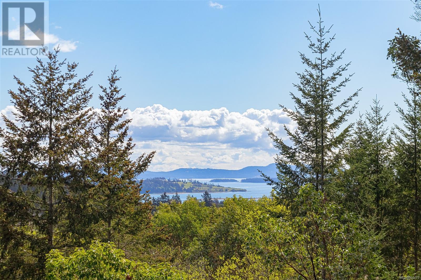 8518 Tribune Terr, North Saanich
