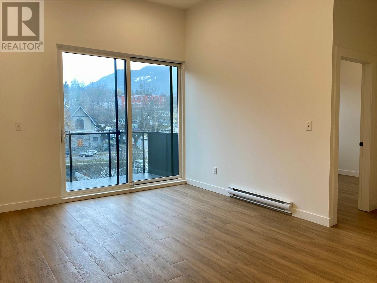 Photo 5 of 514 Victoria Street Unit 506, Nelson BC