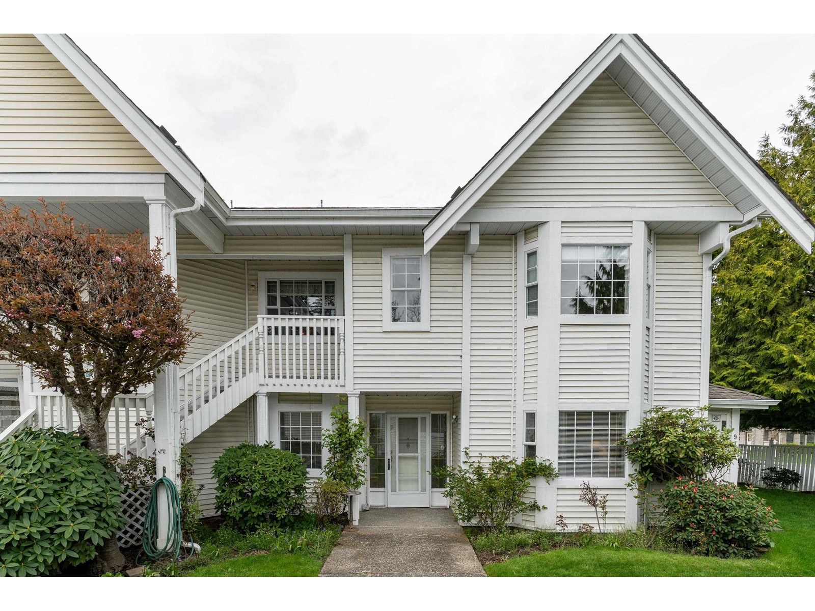 Photo 3 of 209 9109 154 Street, Surrey BC