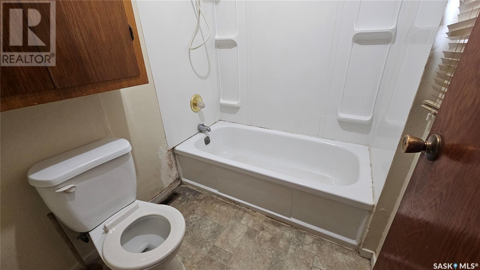 Single Family House Bungalow for Sale in  th AVENUE NW Swift Current 
