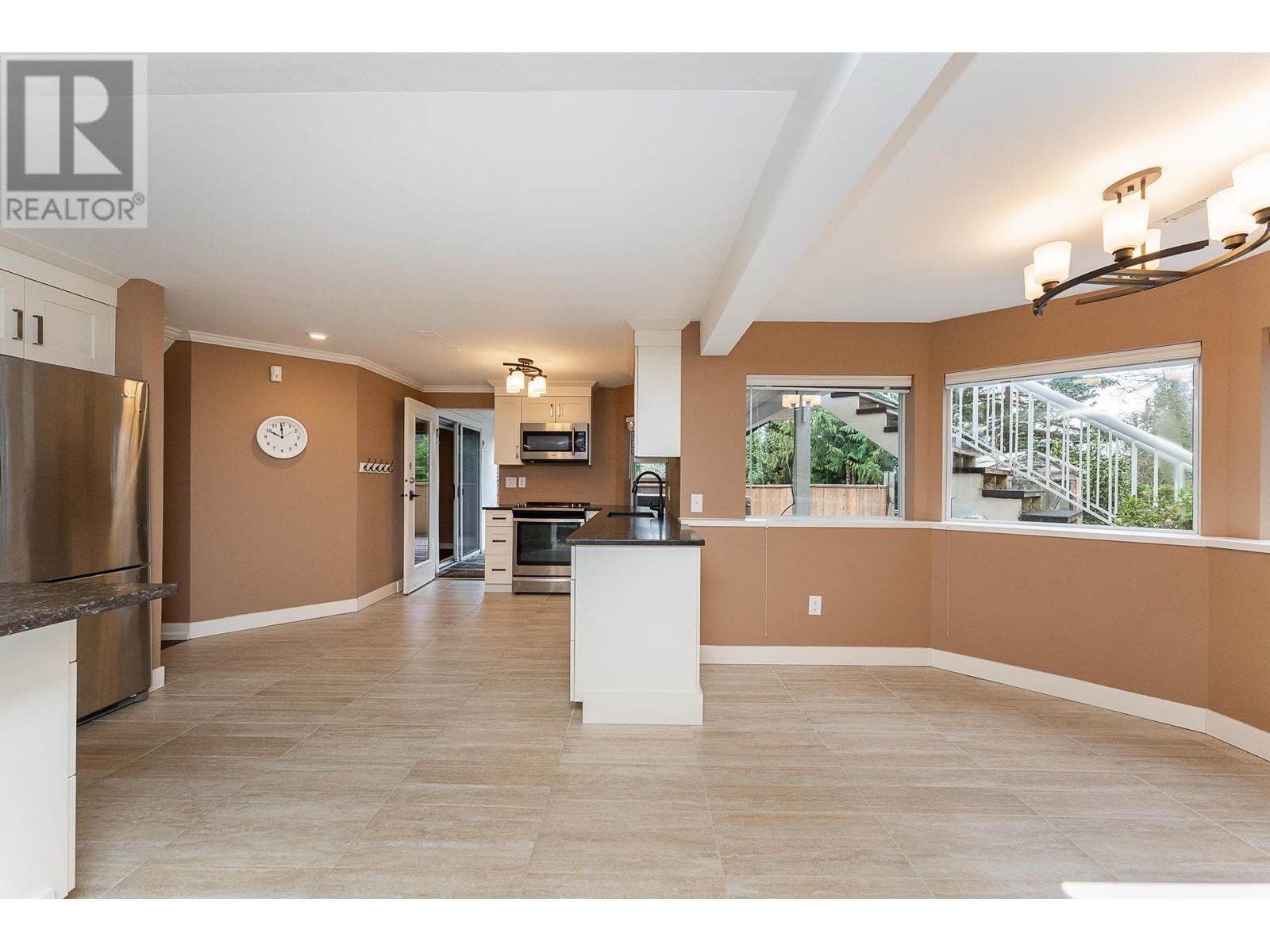 43 WILDWOOD DRIVE, Port Moody real estate listing R2989217