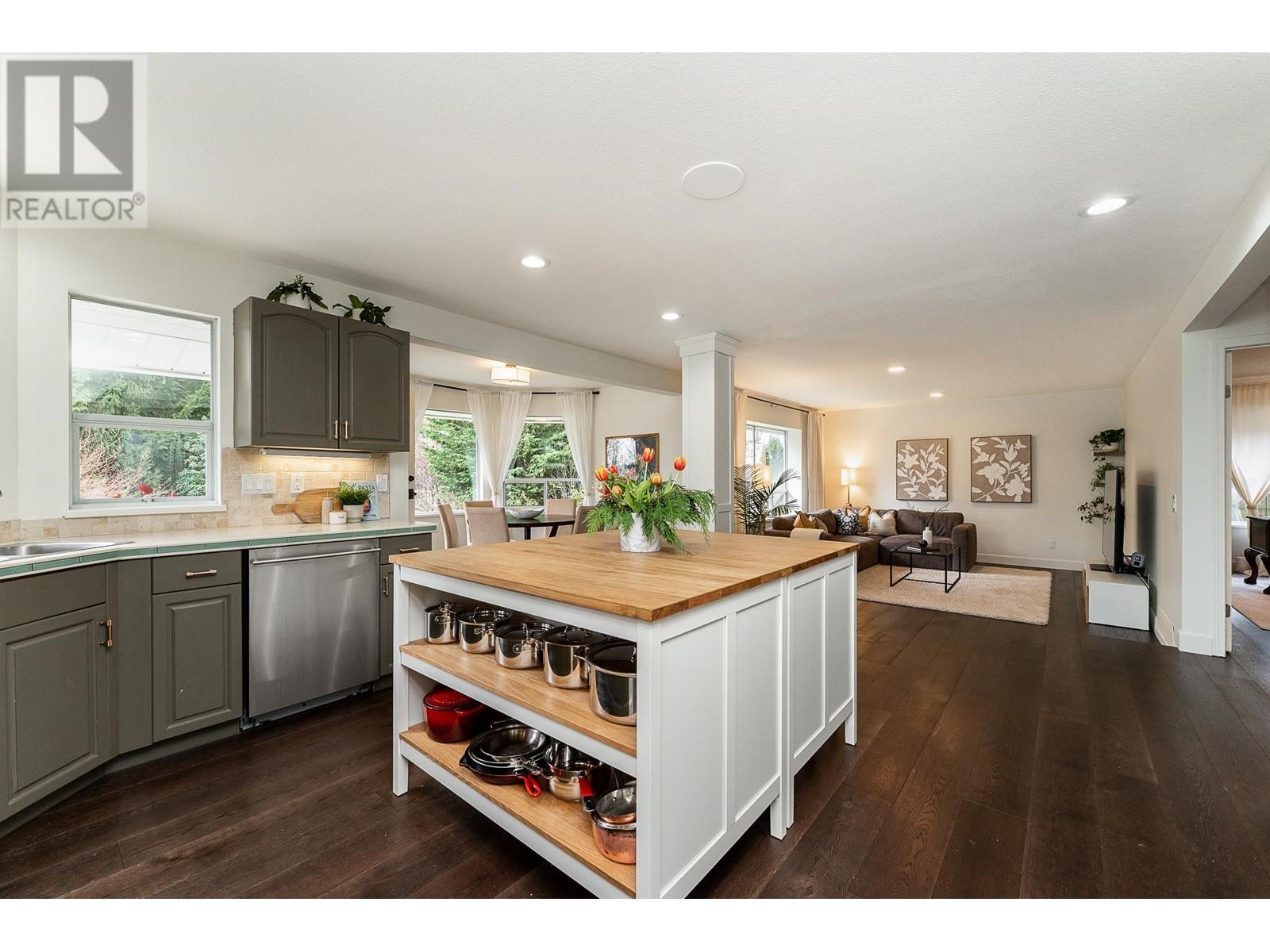 43 WILDWOOD DRIVE, Port Moody real estate listing R2989217