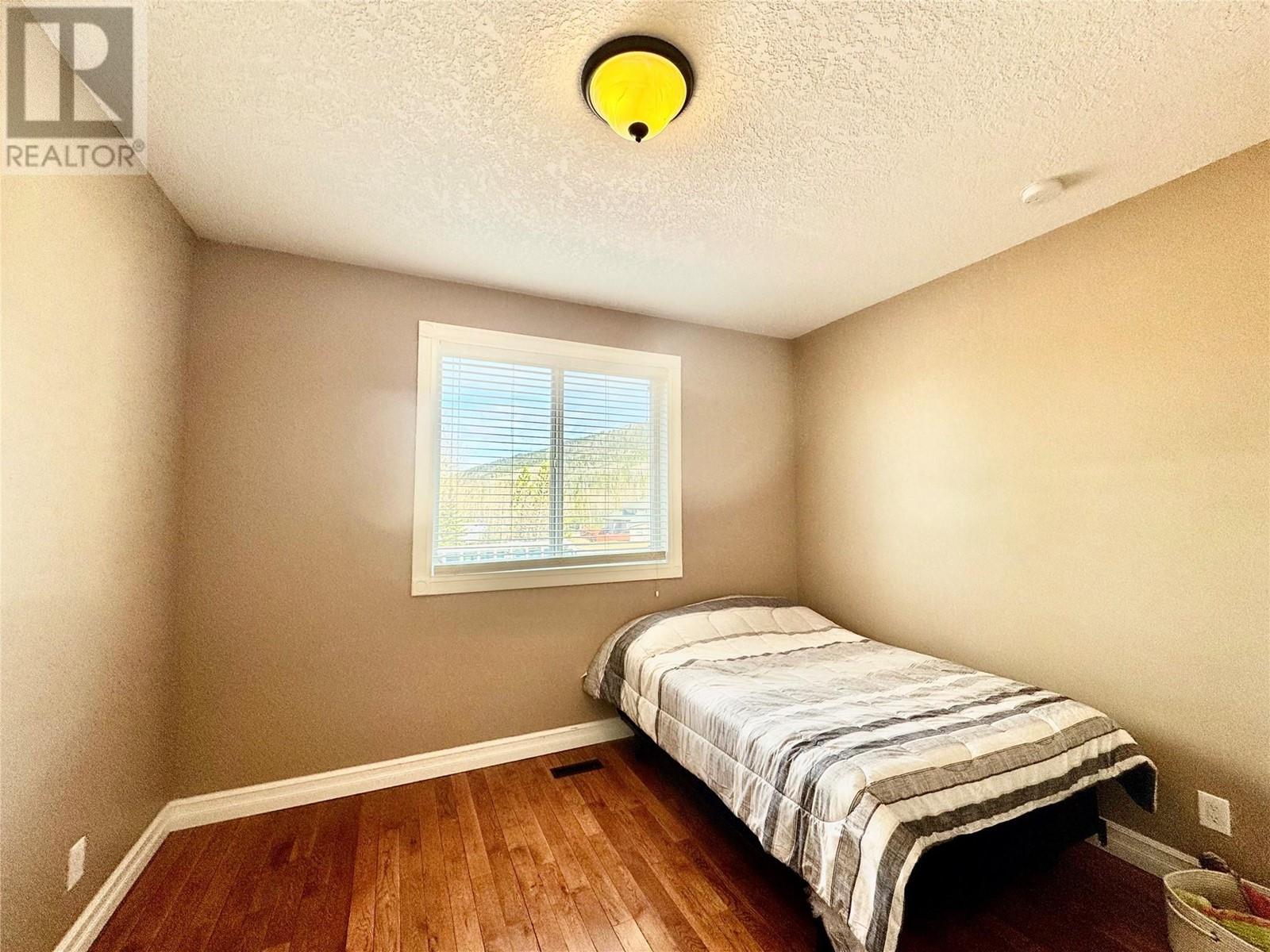 148 KINUSEO Avenue, Tumbler Ridge