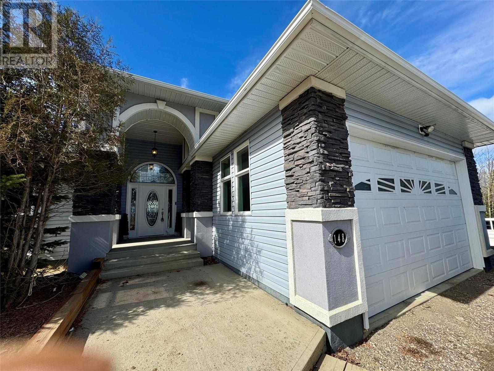 148 KINUSEO Avenue, Tumbler Ridge