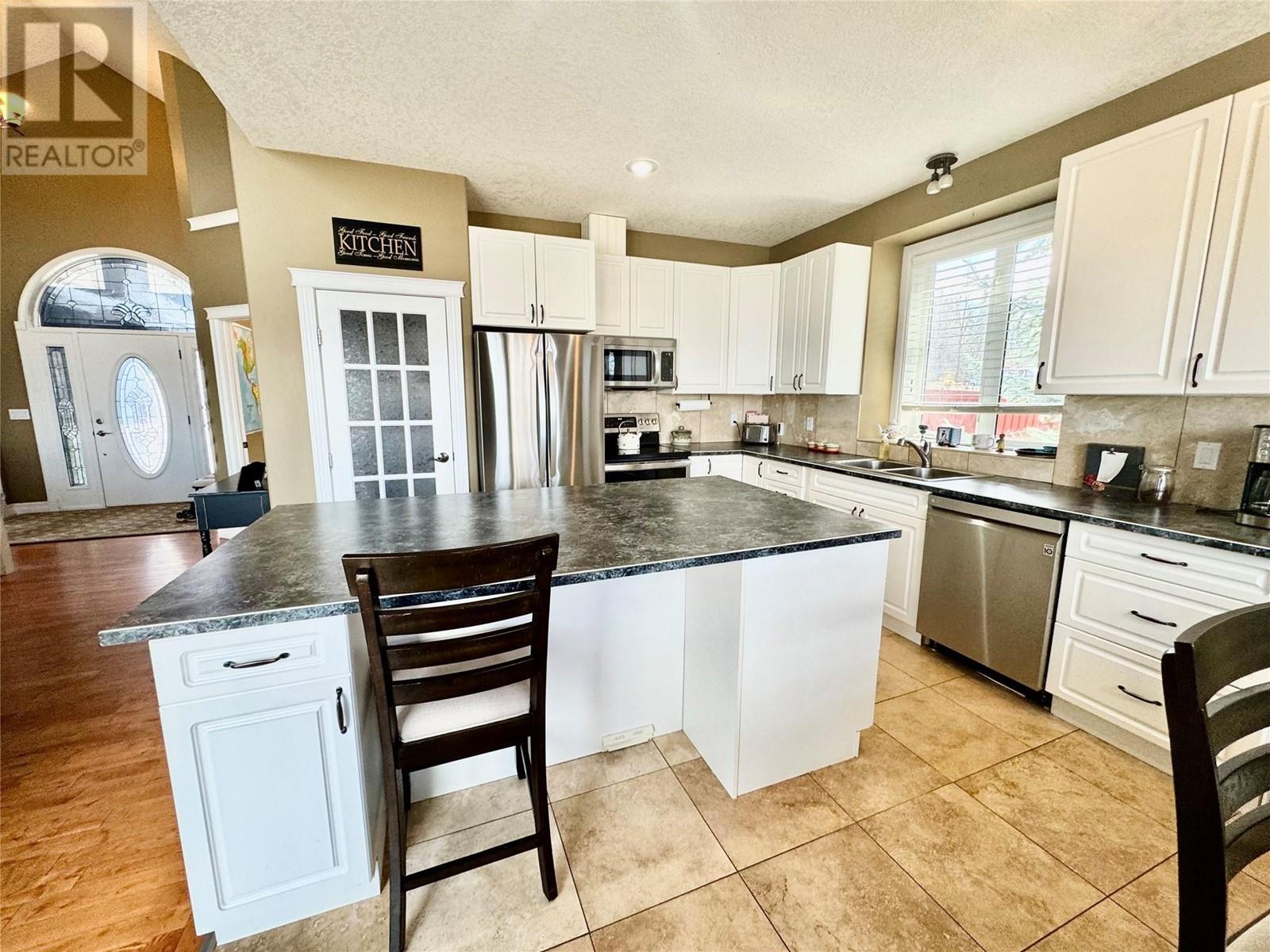 148 KINUSEO Avenue, Tumbler Ridge