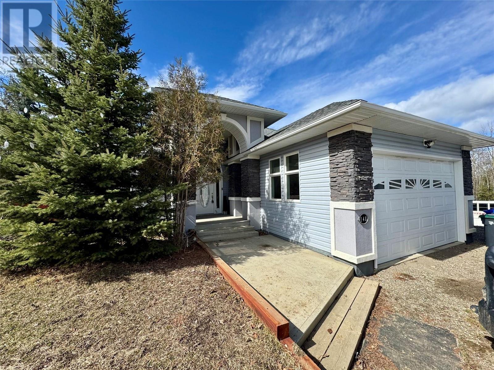 148 KINUSEO Avenue, Tumbler Ridge