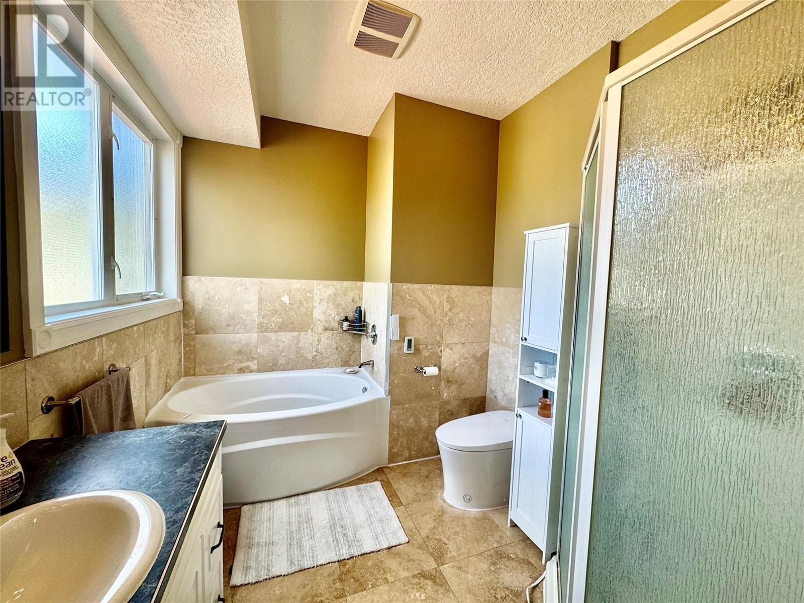 148 KINUSEO Avenue, Tumbler Ridge