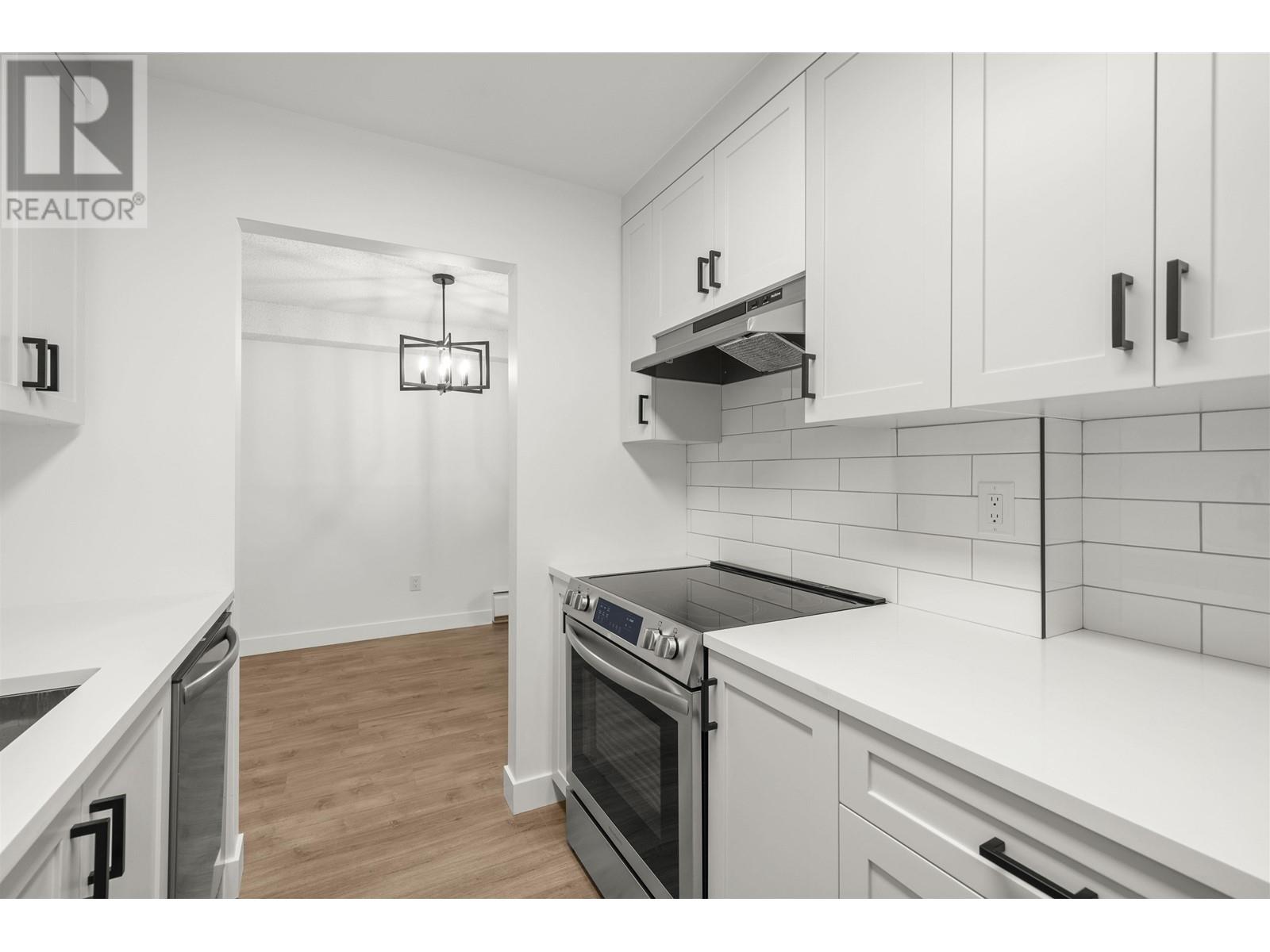 Photo 5 of 101 8880 No 1 Road, Richmond BC