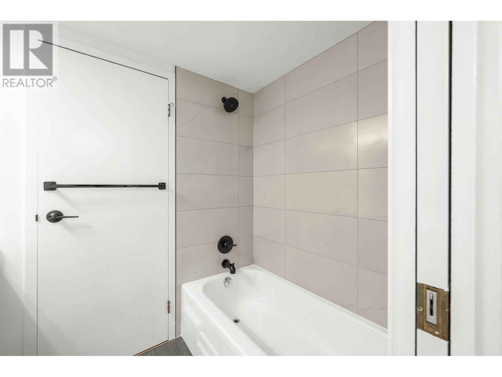 Photo 14 of 101 8880 No 1 Road, Richmond BC