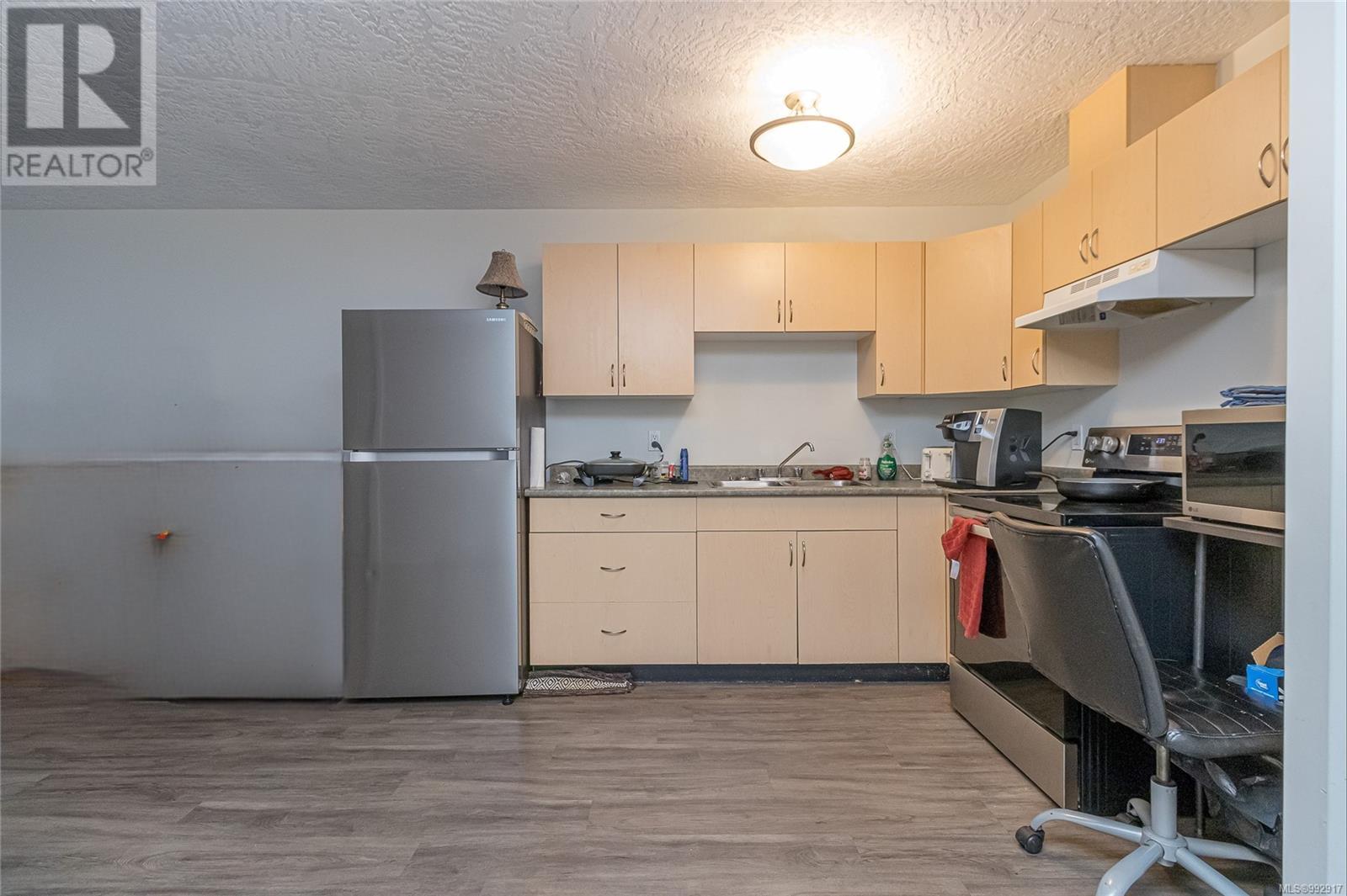  2154 Kingbird Drive, Langford