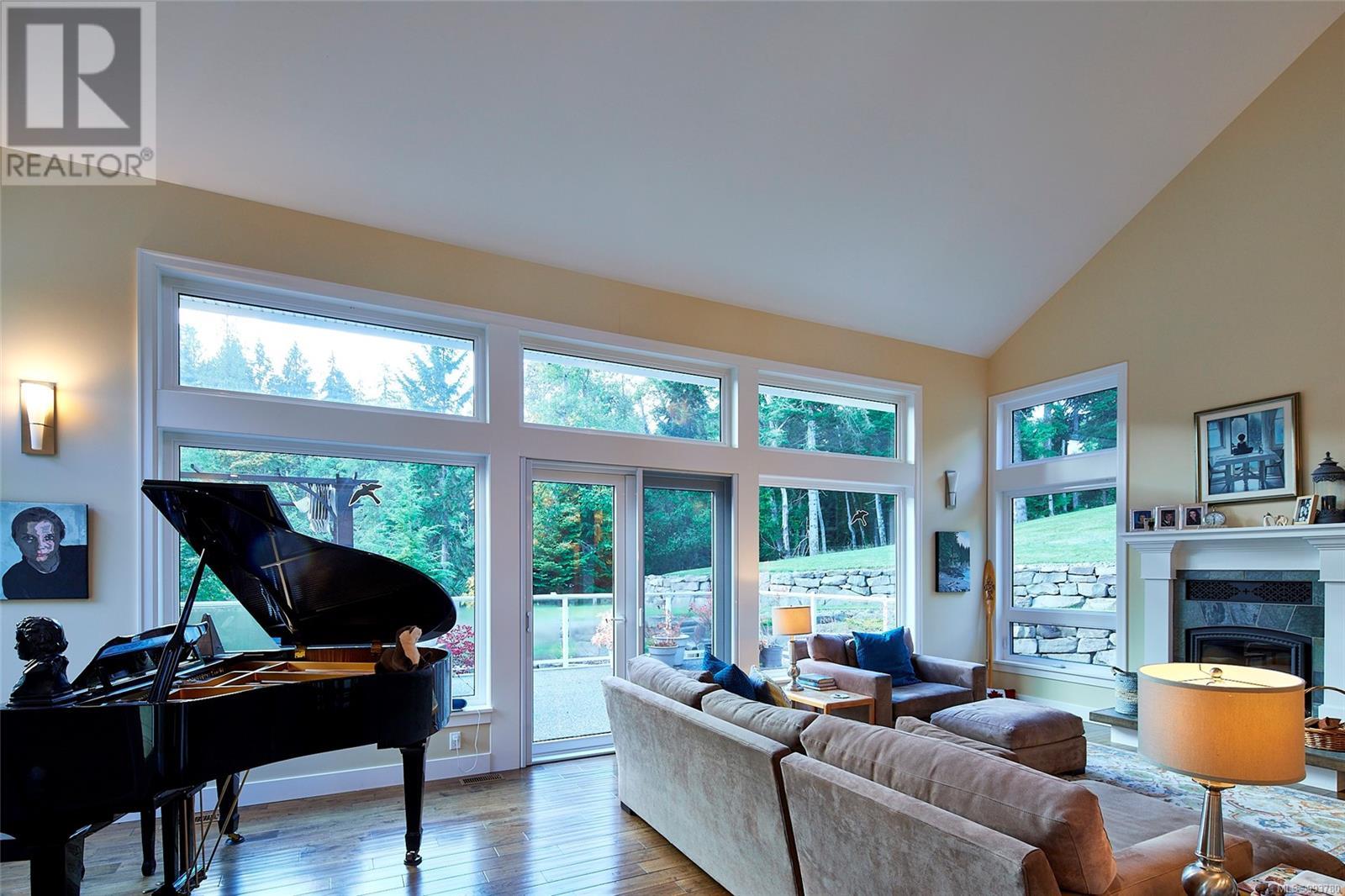 571 Cranberry Rd, Salt Spring