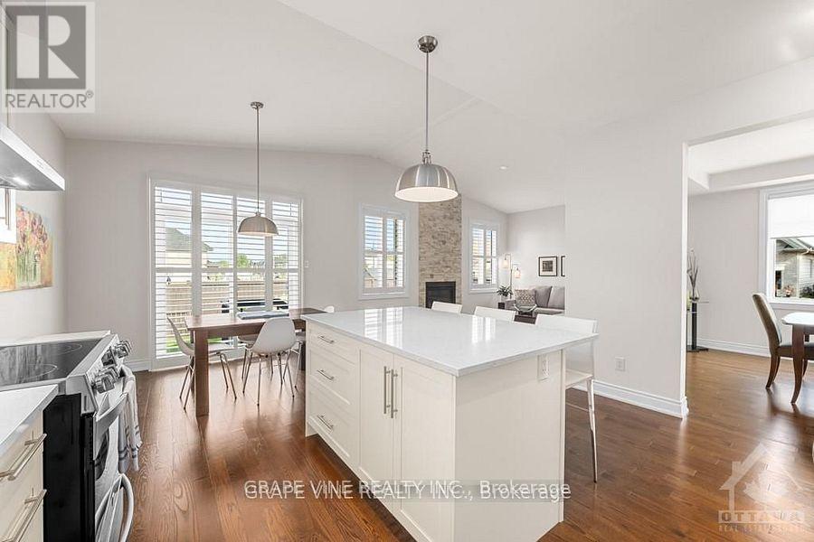 Photo 10 of 862 Oat Straw Way, Ottawa ON